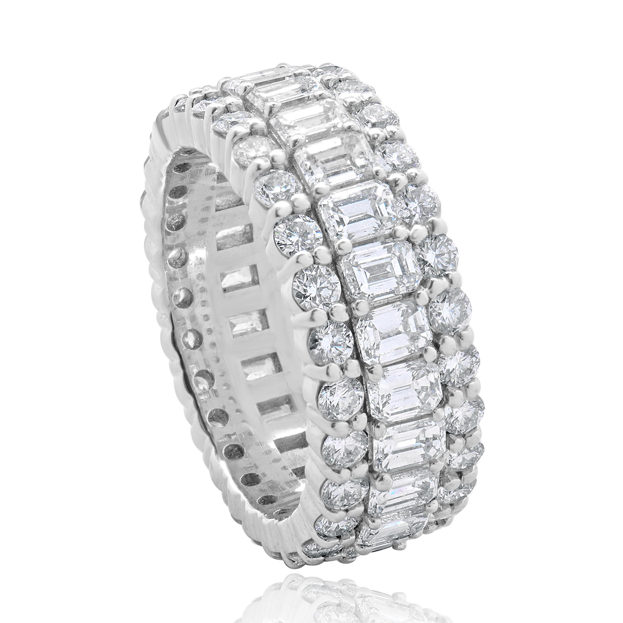14 Karat White Gold Round and Emerald Cut Three Row Diamond Cigar Band In Excellent Condition In Scottsdale, AZ