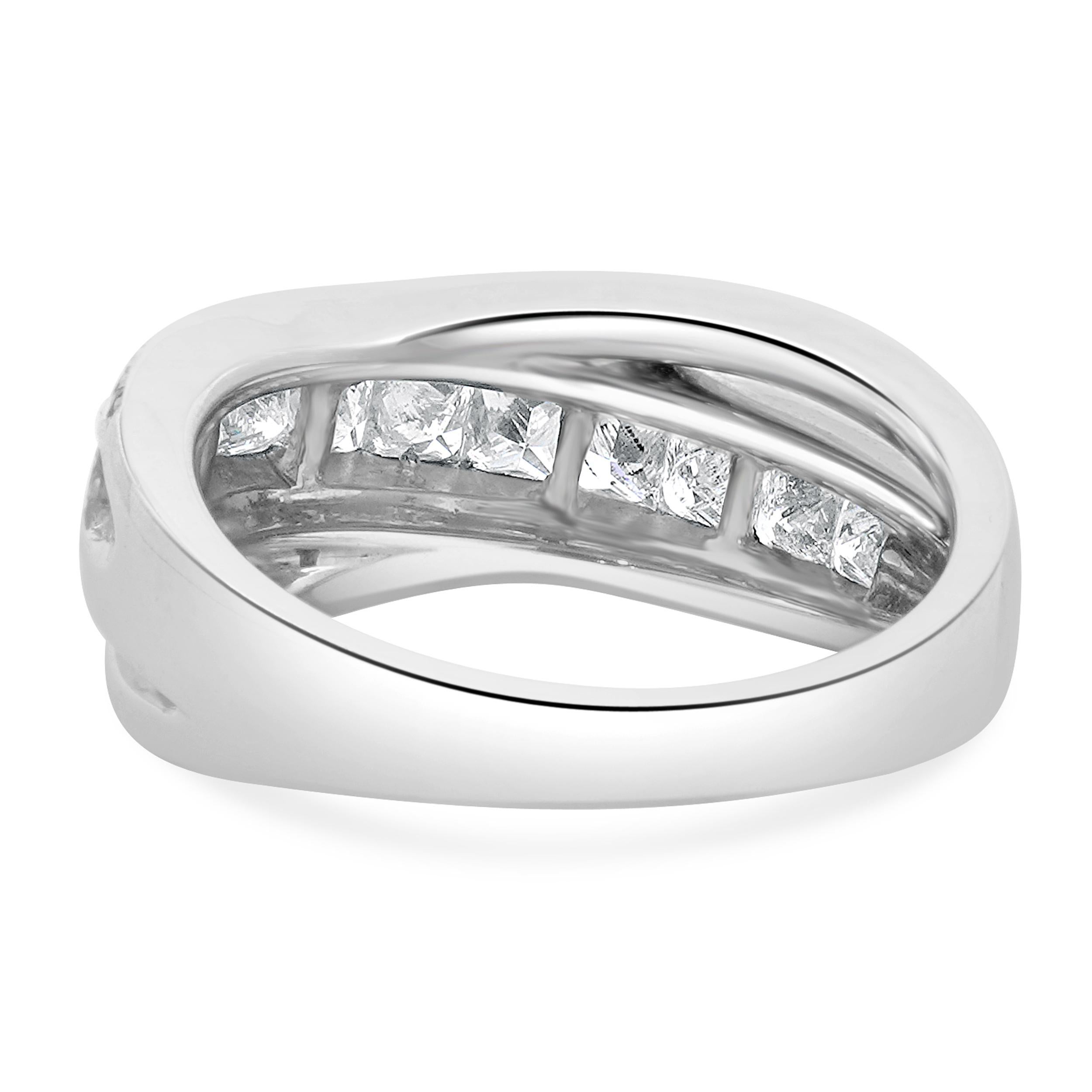 Women's 14 Karat White Gold Round and Princess Cut Diamond Crossover Ring For Sale