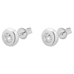 Boucles d'oreilles en or blanc 14 carats avec diamants ronds taillés en brillant et sertis en chaton