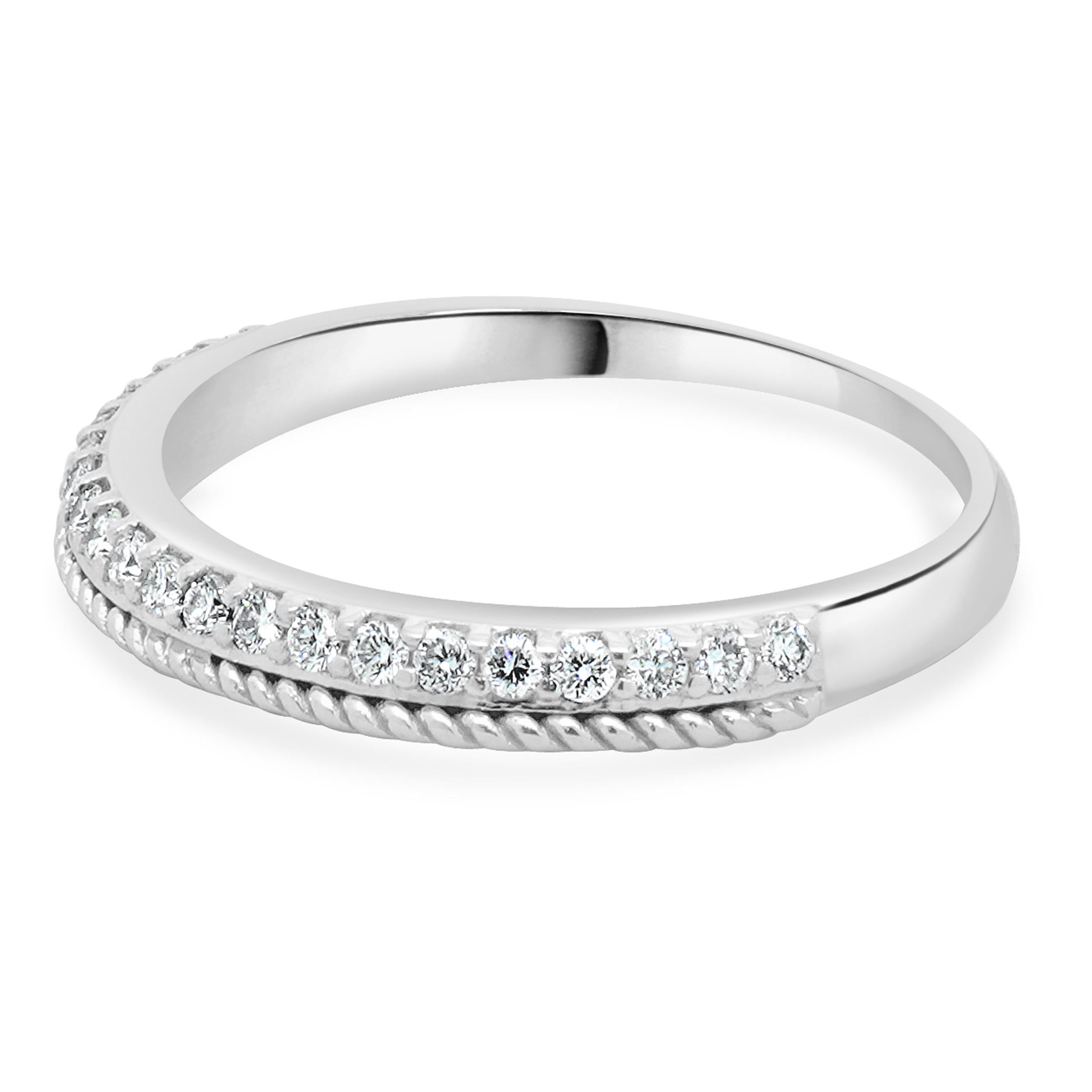 Designer: personalizzato
Materiale: oro bianco 14 carati
Diamante: 21 tagli rotondi a brillante = 0,21cttw
Colore: G / H.
Chiarezza: SI2
Misura dell'anello: 7.25 (si prega di prevedere due giorni di spedizione in più per le richieste di