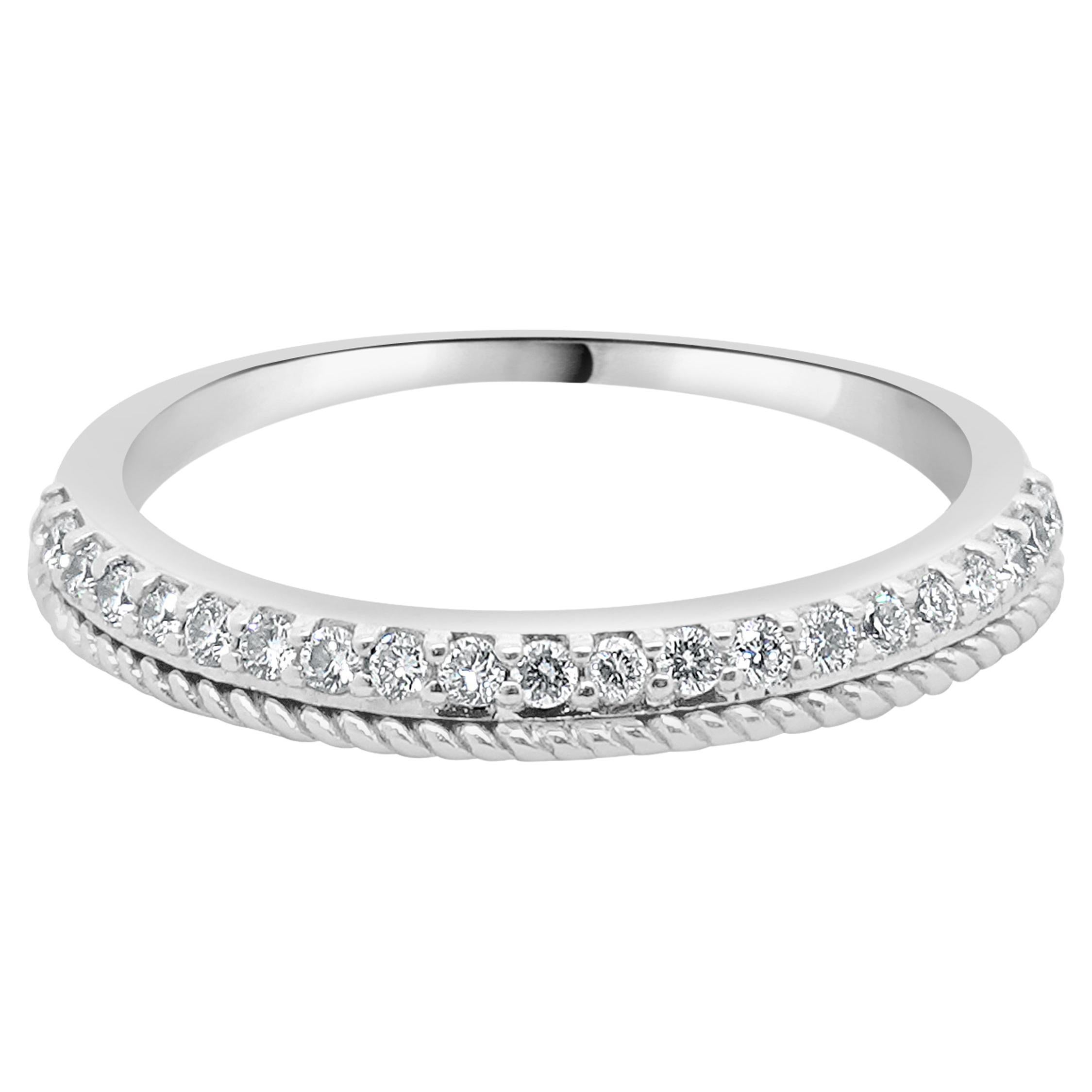 Anillo de oro blanco de 14 quilates con diamantes redondos talla brillante