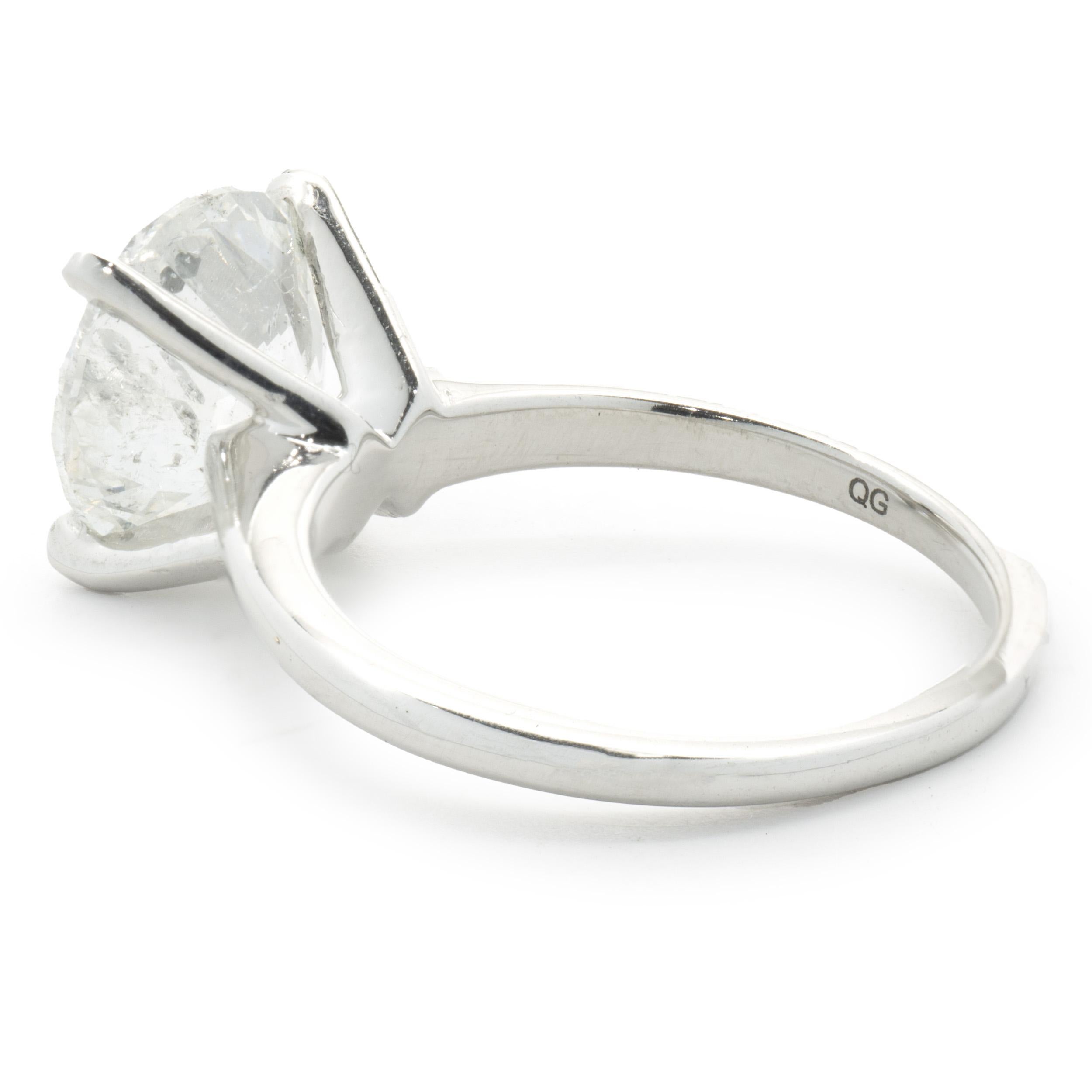 Taille ronde Bague de fiançailles en or blanc 14 carats avec diamants taille brillant rond en vente