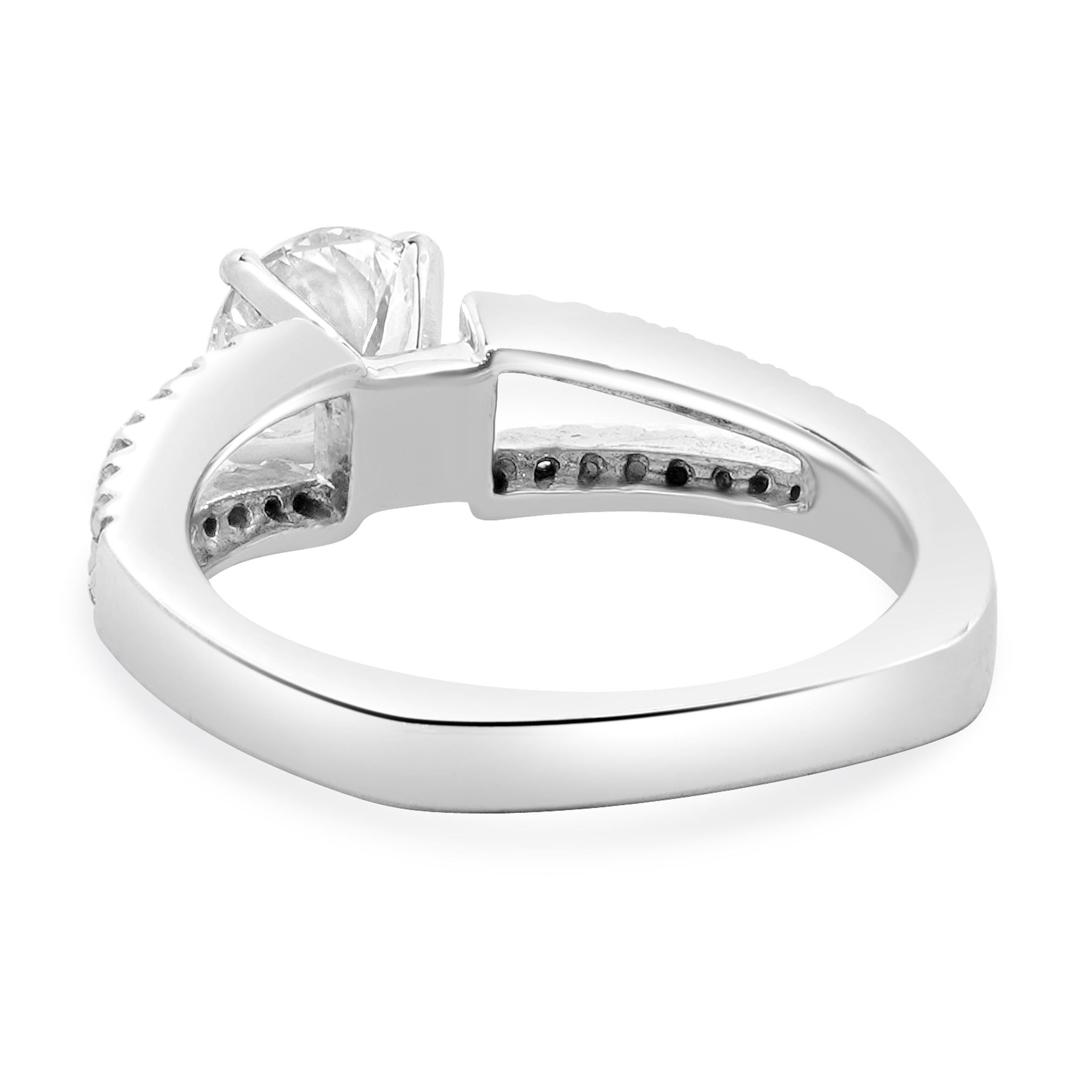 Round Cut 14 Karat White Gold Round Brilliant Cut Diamond Engagement Ring For Sale