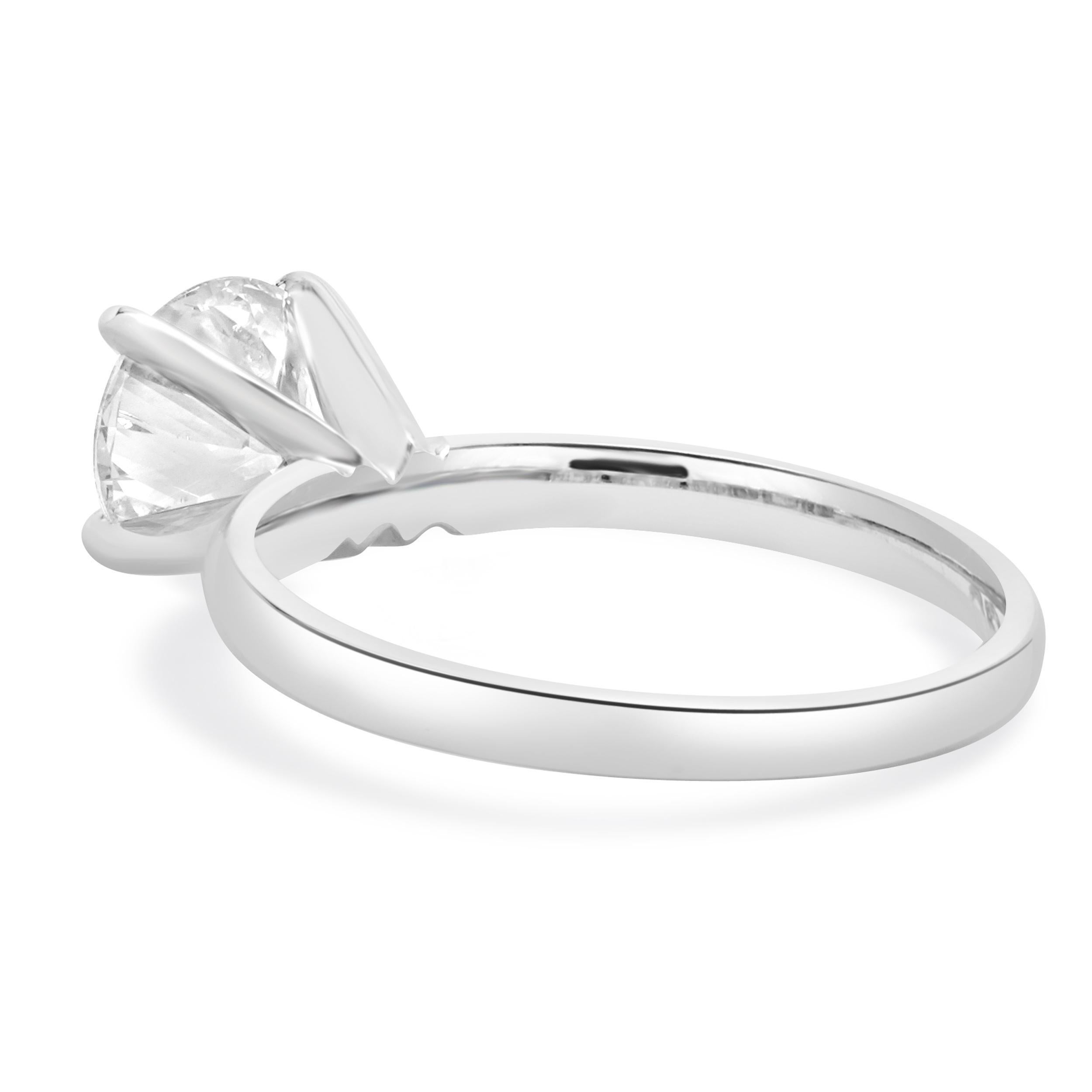 Round Cut 14 Karat White Gold Round Brilliant Cut Diamond Engagement Ring For Sale