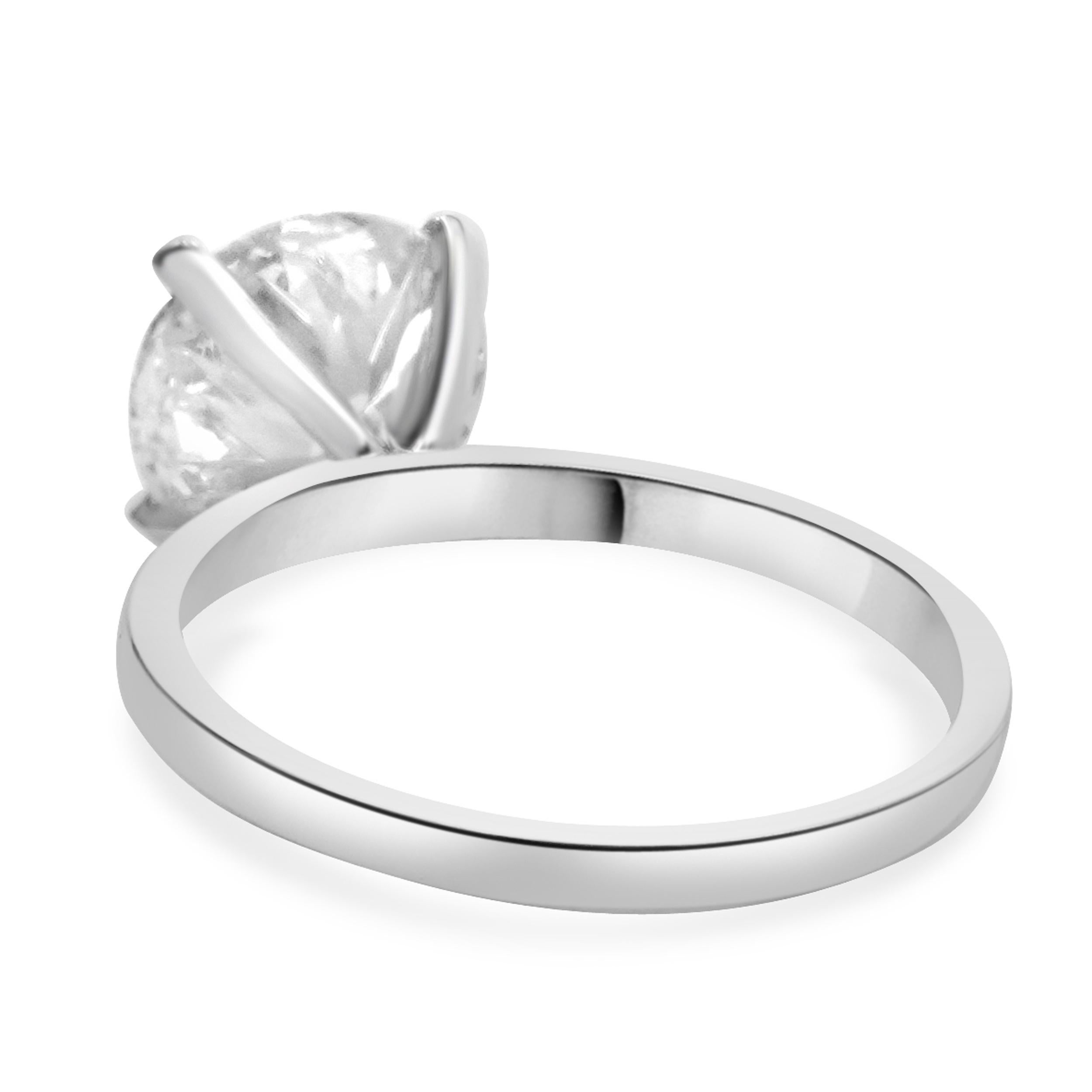 Round Cut 14 Karat White Gold Round Brilliant Cut Diamond Engagement Ring For Sale