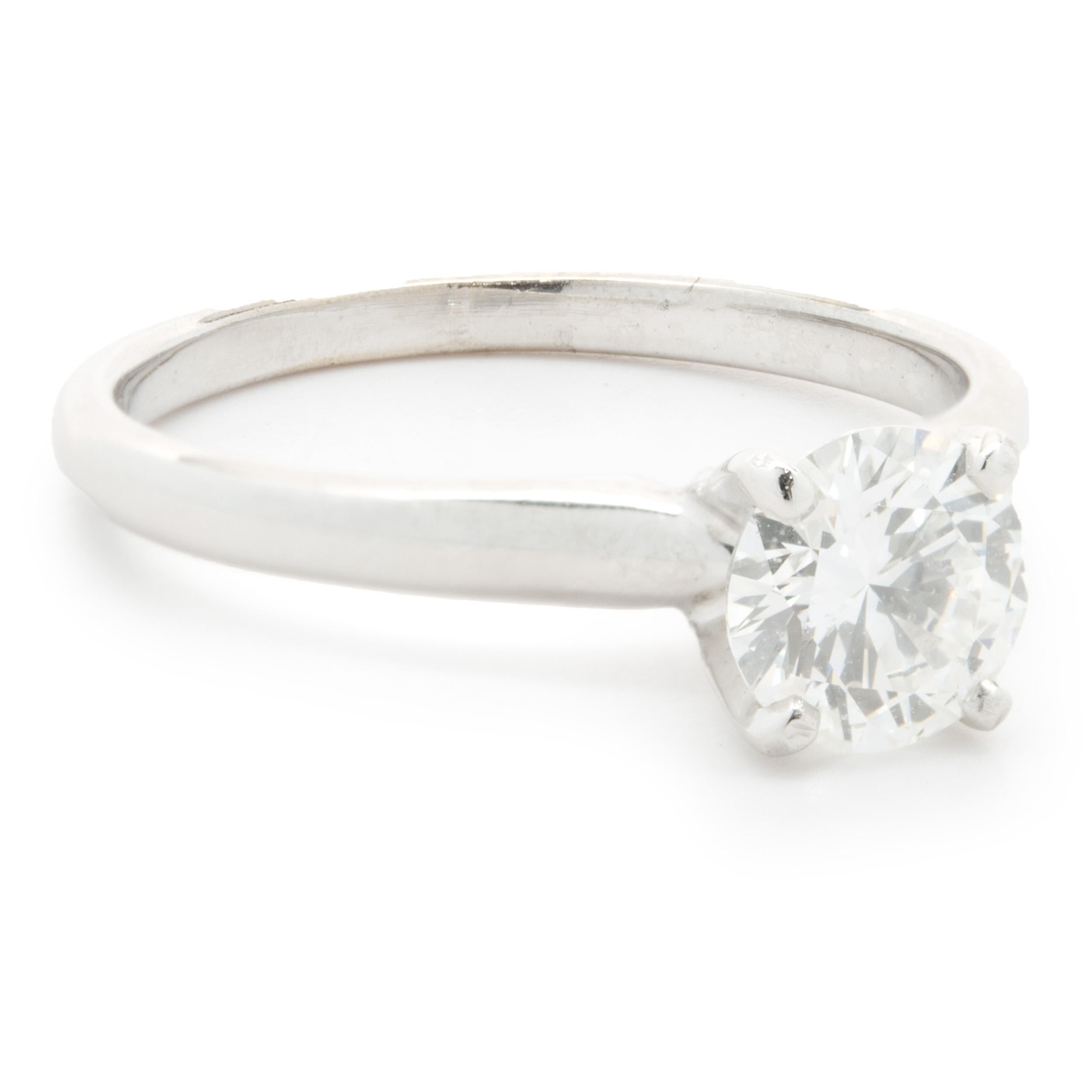 14 Karat White Gold Round Brilliant Cut Diamond Engagement Ring In Excellent Condition For Sale In Scottsdale, AZ
