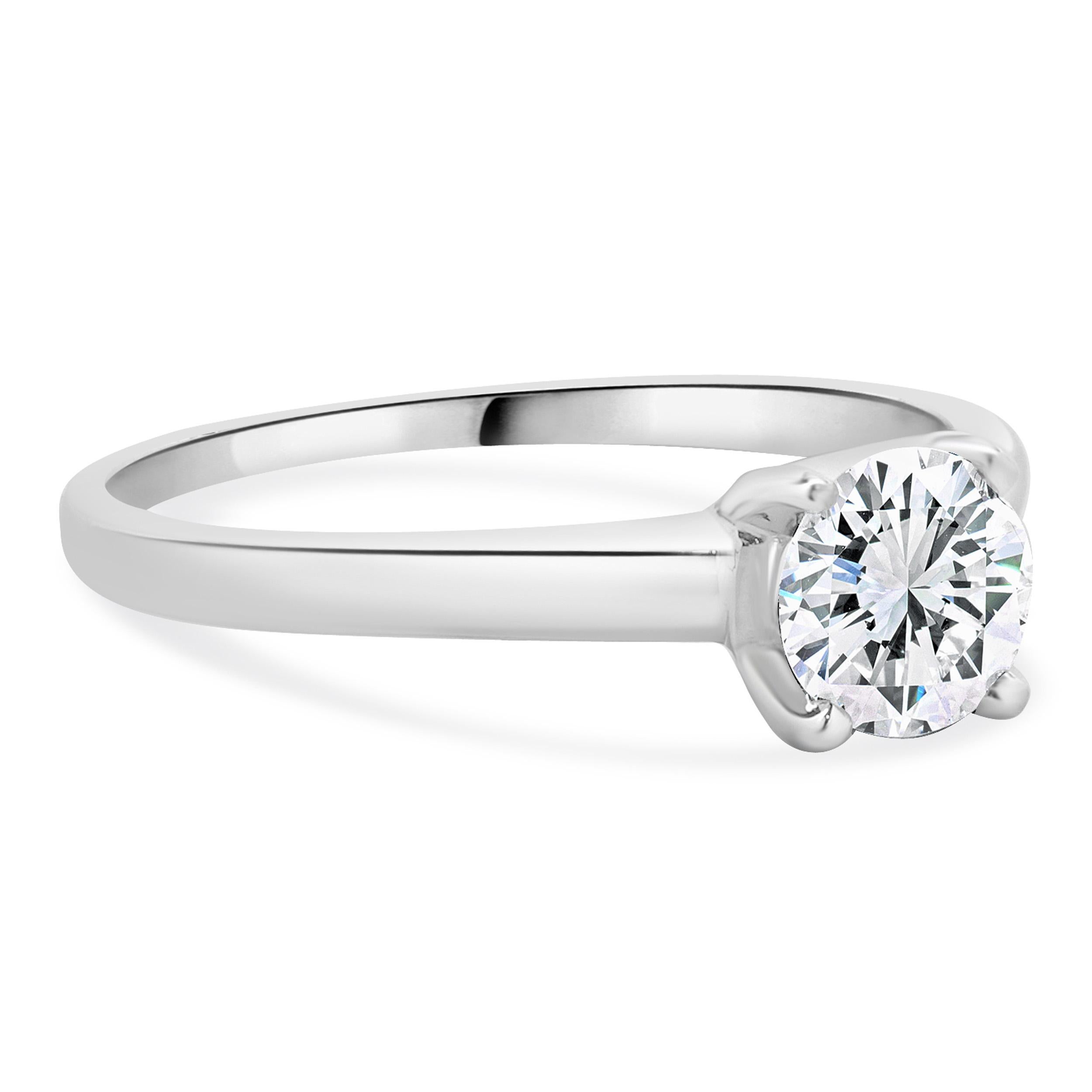 Bague de fiançailles en or blanc 14 carats avec diamants taille brillant rond Excellent état - En vente à Scottsdale, AZ