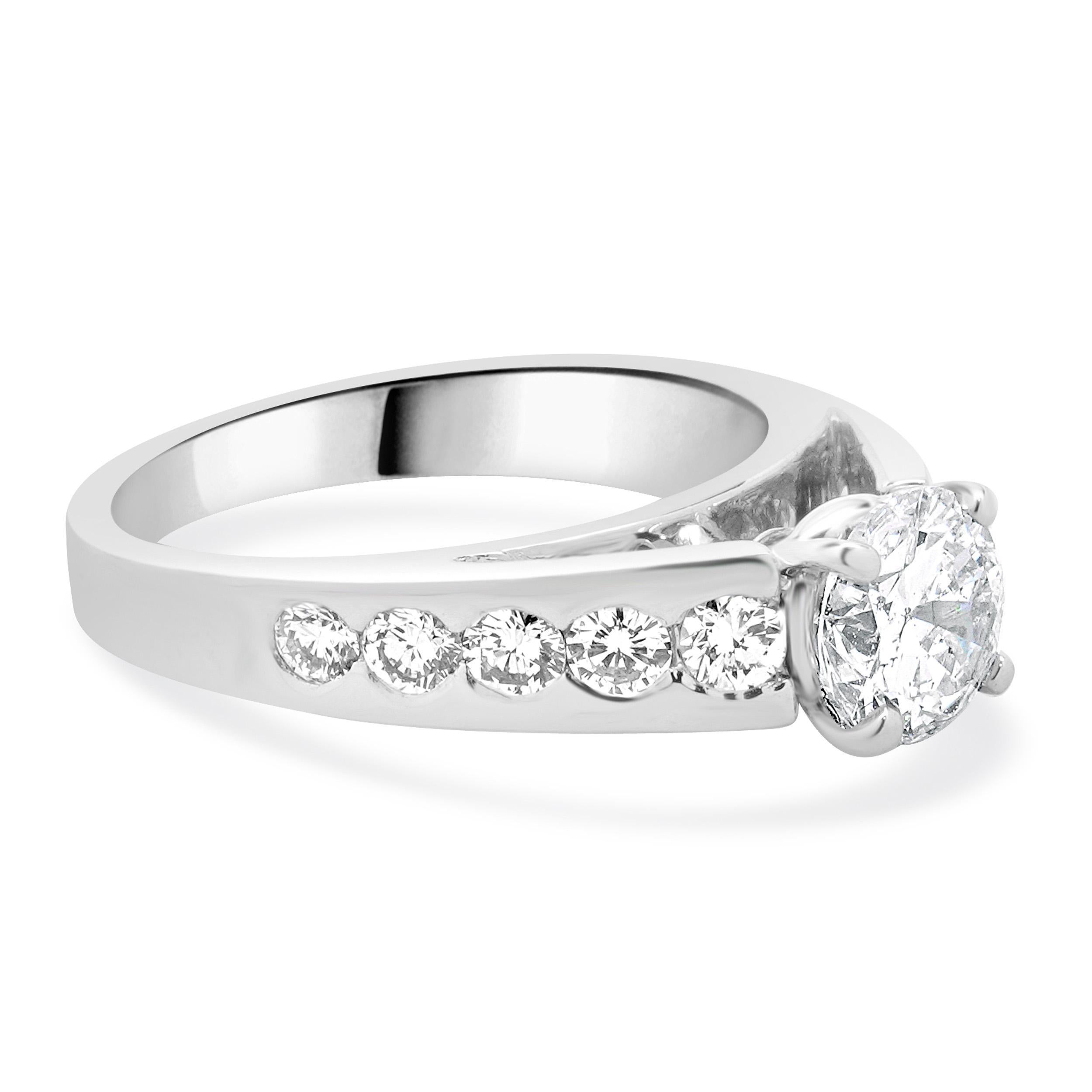 14 Karat White Gold Round Brilliant Cut Diamond Engagement Ring In Excellent Condition For Sale In Scottsdale, AZ