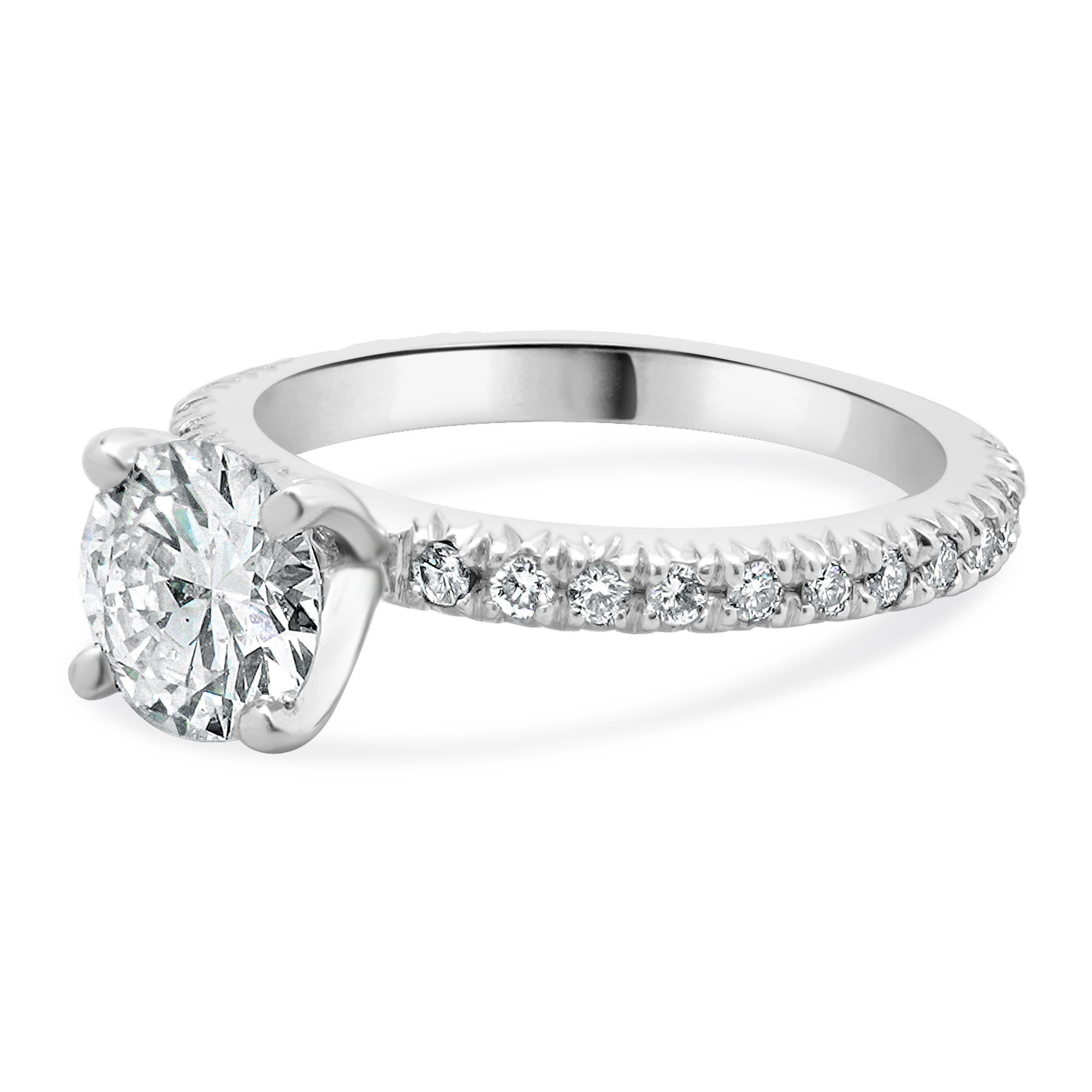 Verlobungsring aus 14 Karat Weißgold mit rundem Diamanten im Brillantschliff im Zustand „Hervorragend“ im Angebot in Scottsdale, AZ