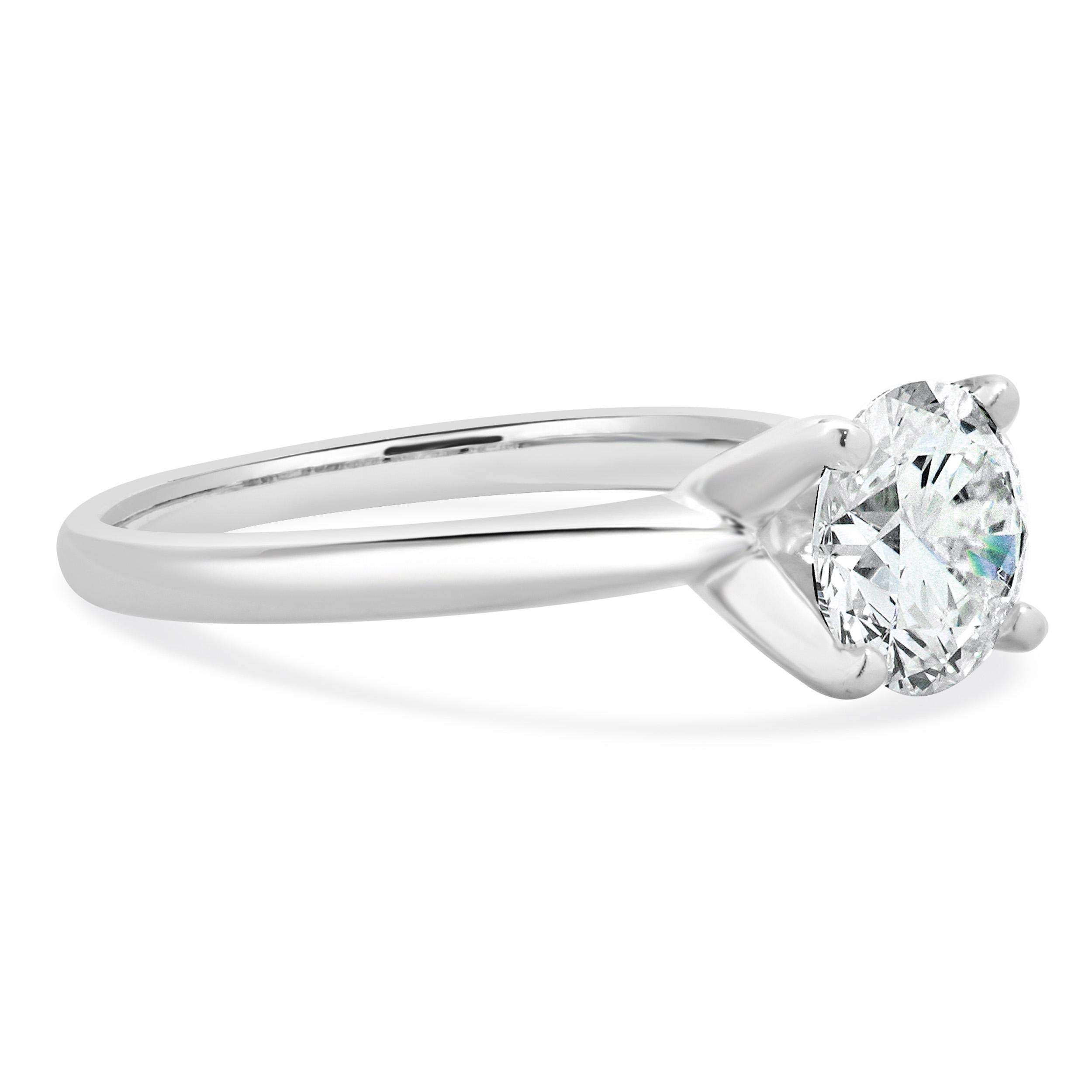 14 Karat White Gold Round Brilliant Cut Diamond Engagement Ring In Excellent Condition For Sale In Scottsdale, AZ