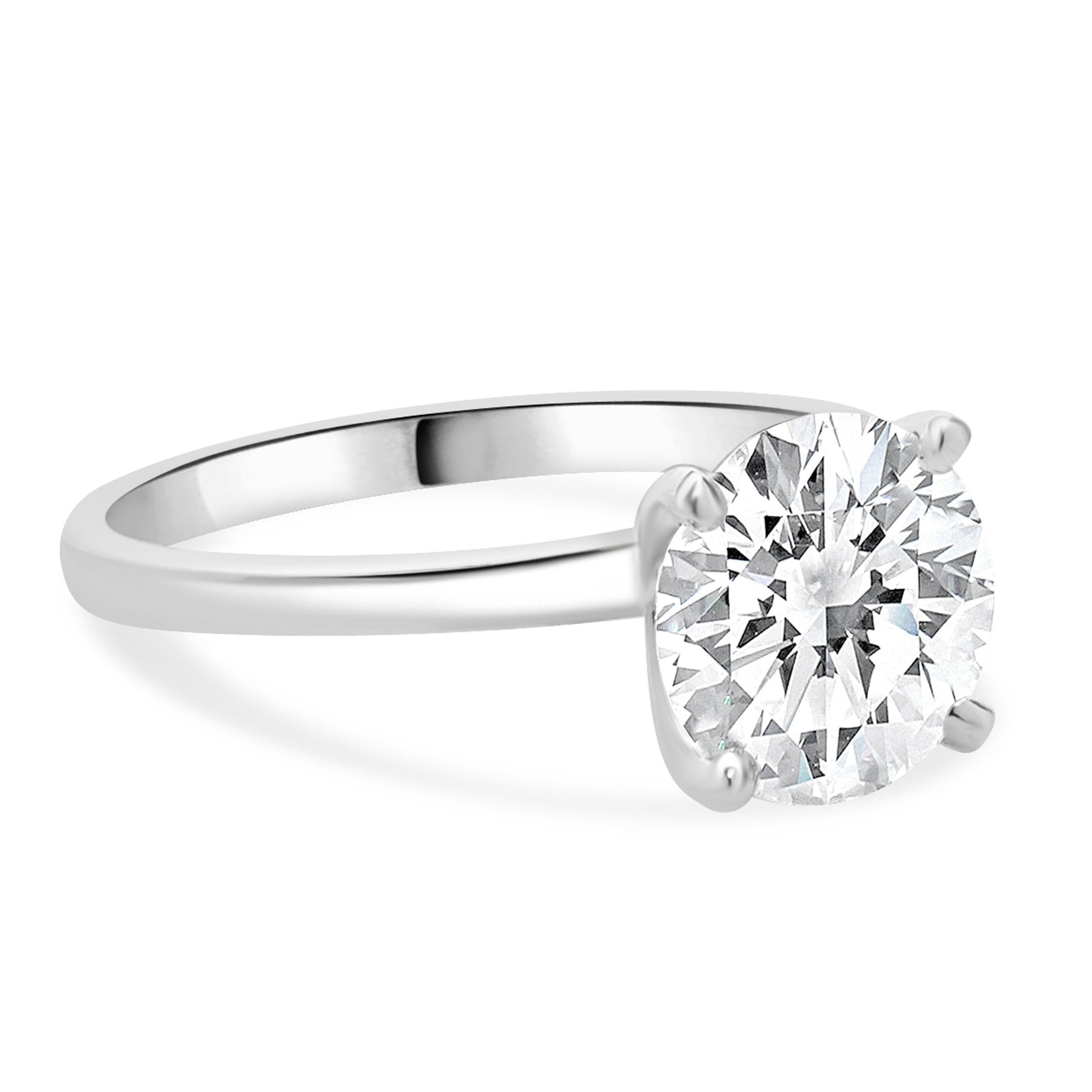 14 Karat White Gold Round Brilliant Cut Diamond Engagement Ring In Excellent Condition For Sale In Scottsdale, AZ