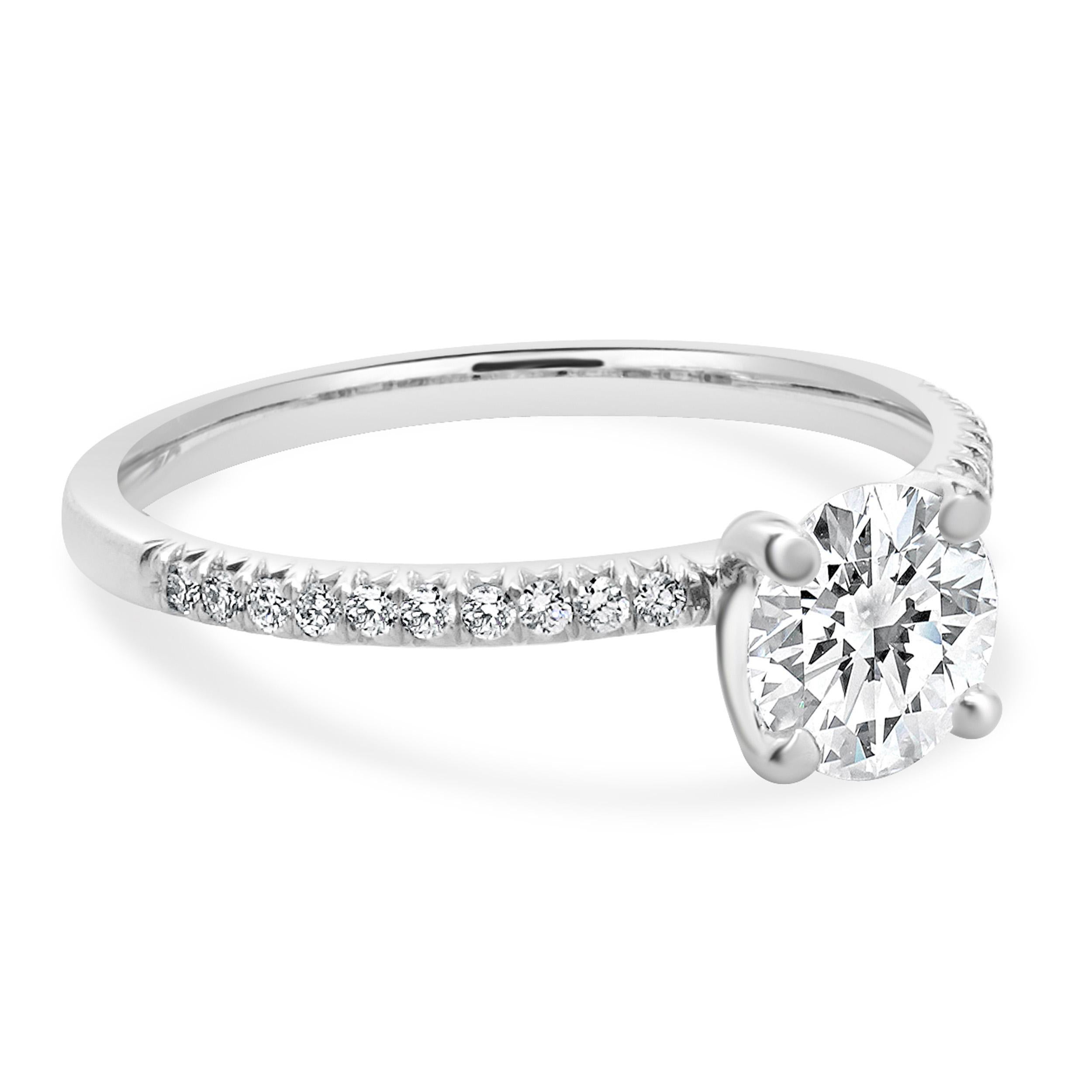 Platinum Round Brilliant Cut Diamond Engagement Ring In Excellent Condition For Sale In Scottsdale, AZ