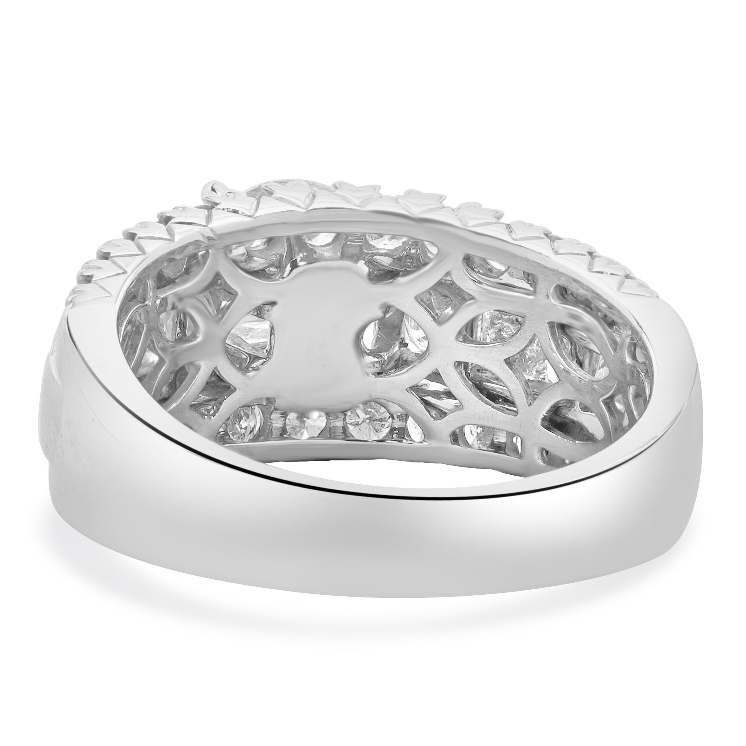 Bague de fiançailles en or blanc 14 carats avec diamants taille brillant rond Excellent état - En vente à Scottsdale, AZ
