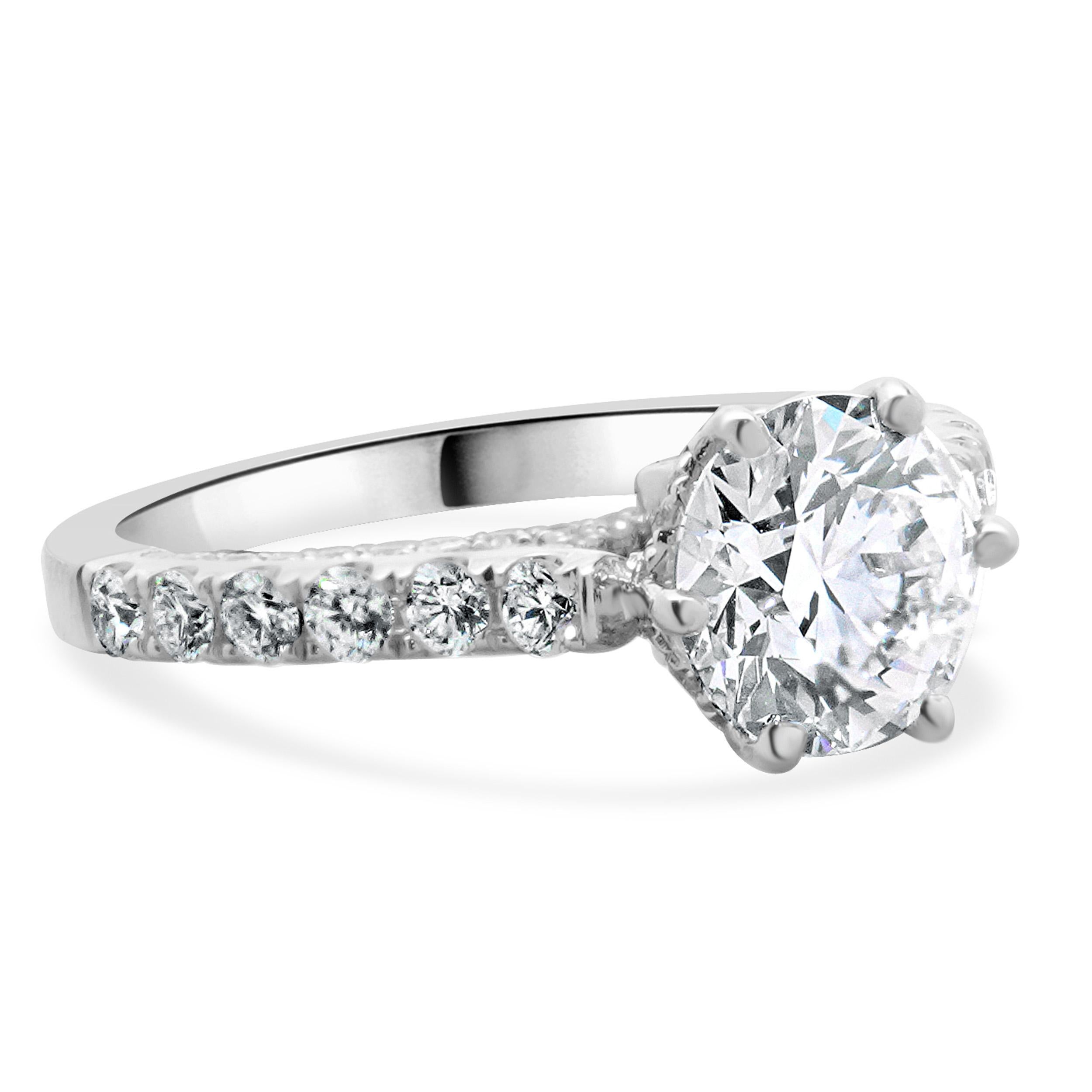 Verlobungsring aus 14 Karat Weißgold mit rundem Diamanten im Brillantschliff Damen im Angebot