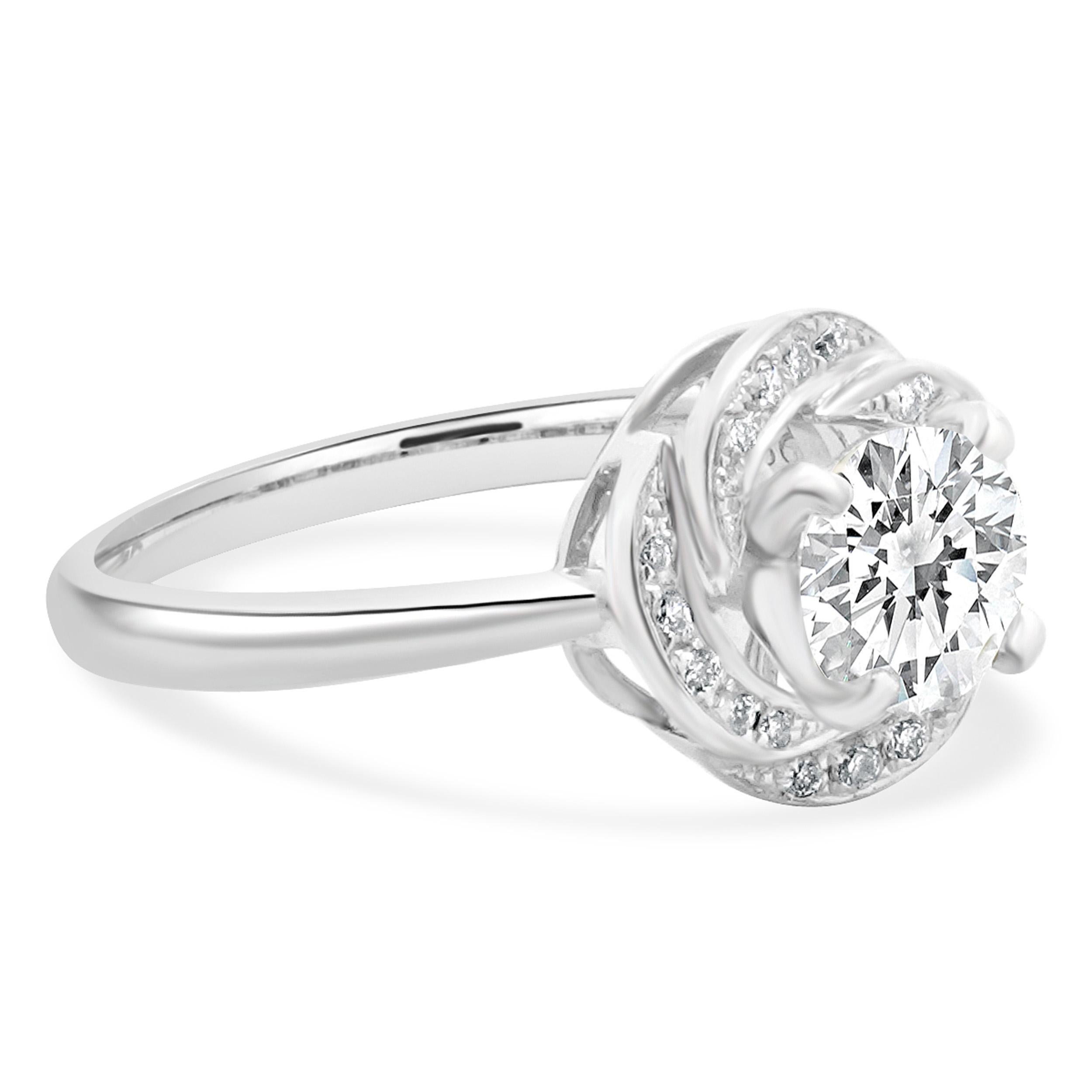 Anello di fidanzamento con diamante taglio brillante rotondo in oro bianco 14 carati In condizioni ottime in vendita a Scottsdale, AZ