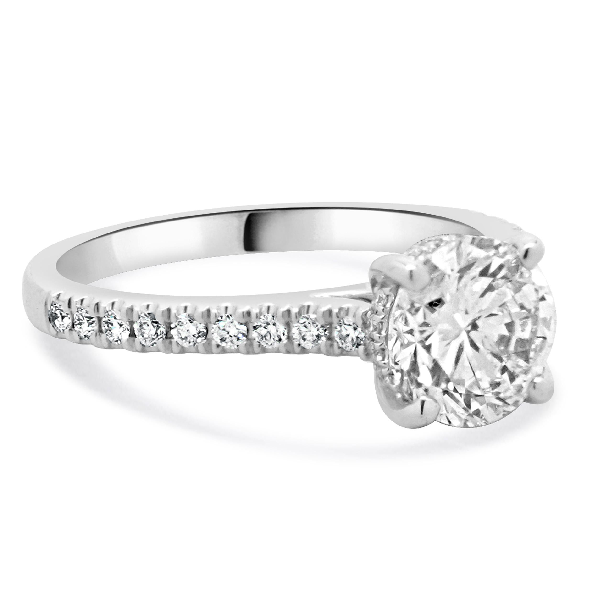 Bague de fiançailles en or blanc 14 carats avec diamants taille brillant rond Excellent état - En vente à Scottsdale, AZ