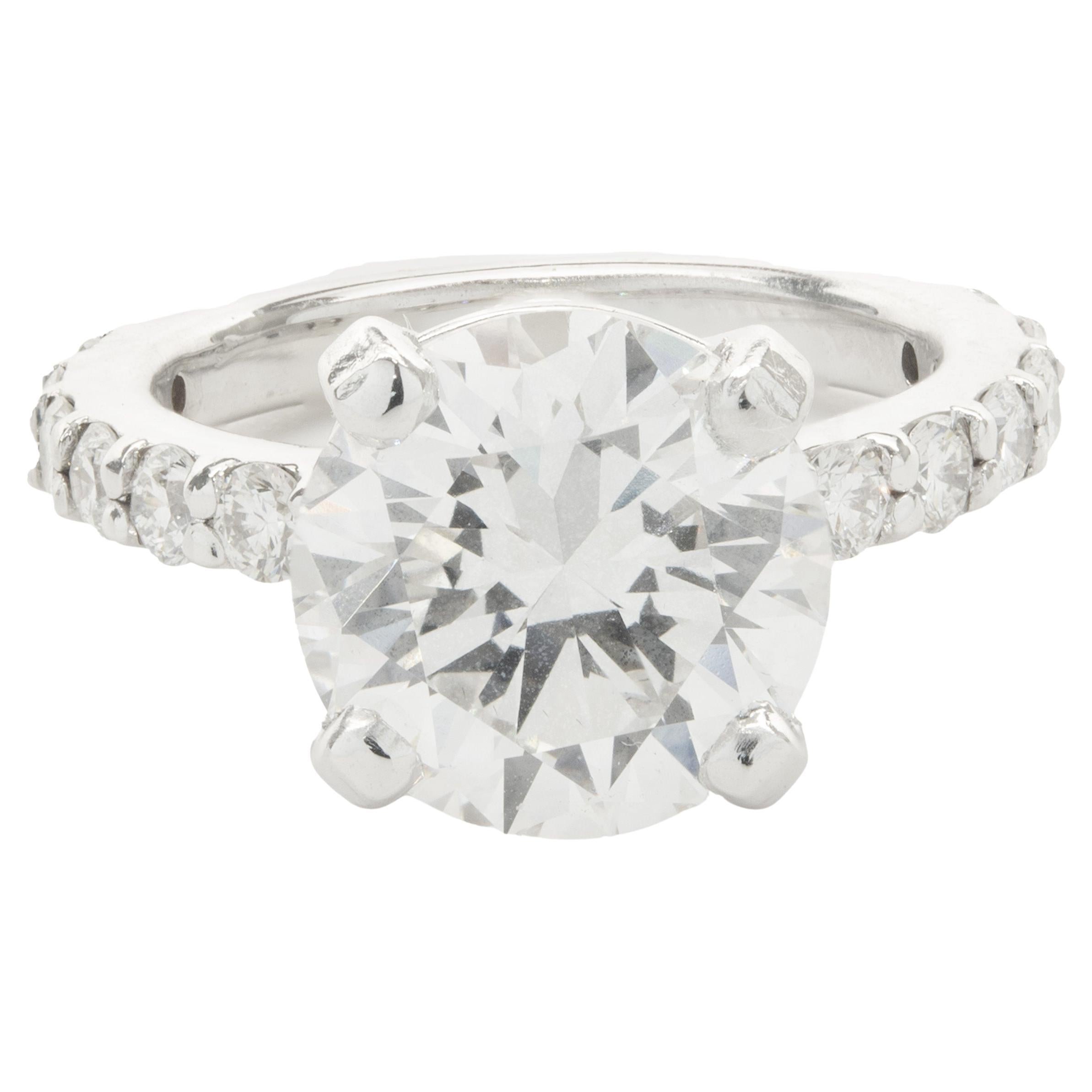 Bague de fiançailles en or blanc 14 carats avec diamants taille brillant rond