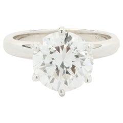 14 Karat White Gold Round Brilliant Cut Diamond Engagement Ring