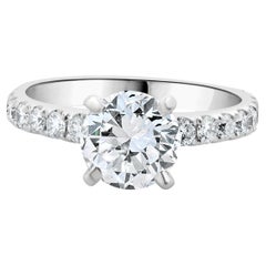 Verlobungsring aus 14 Karat Weißgold mit rundem Diamanten im Brillantschliff