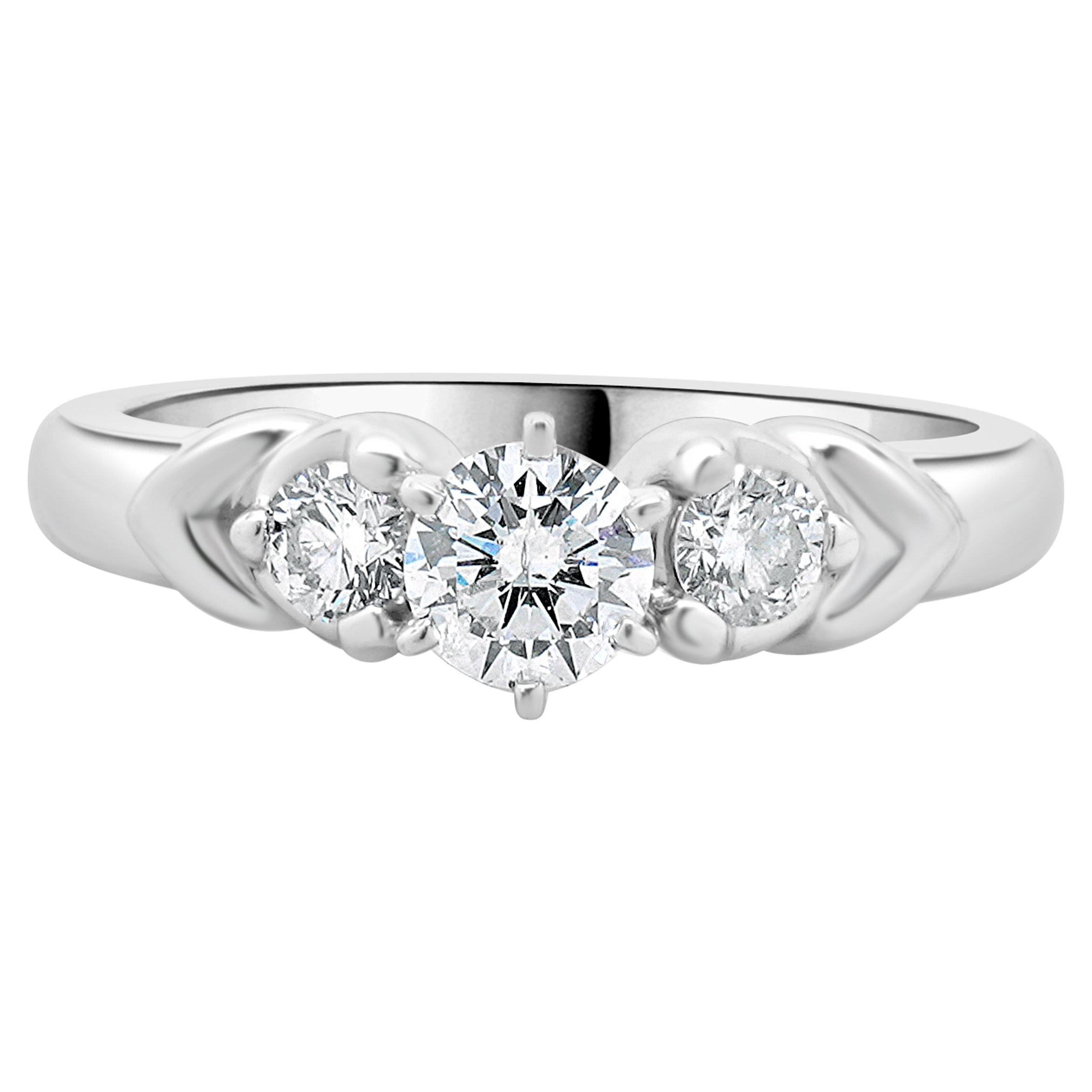 14 Karat White Gold Round Brilliant Cut Diamond Engagement Ring For Sale