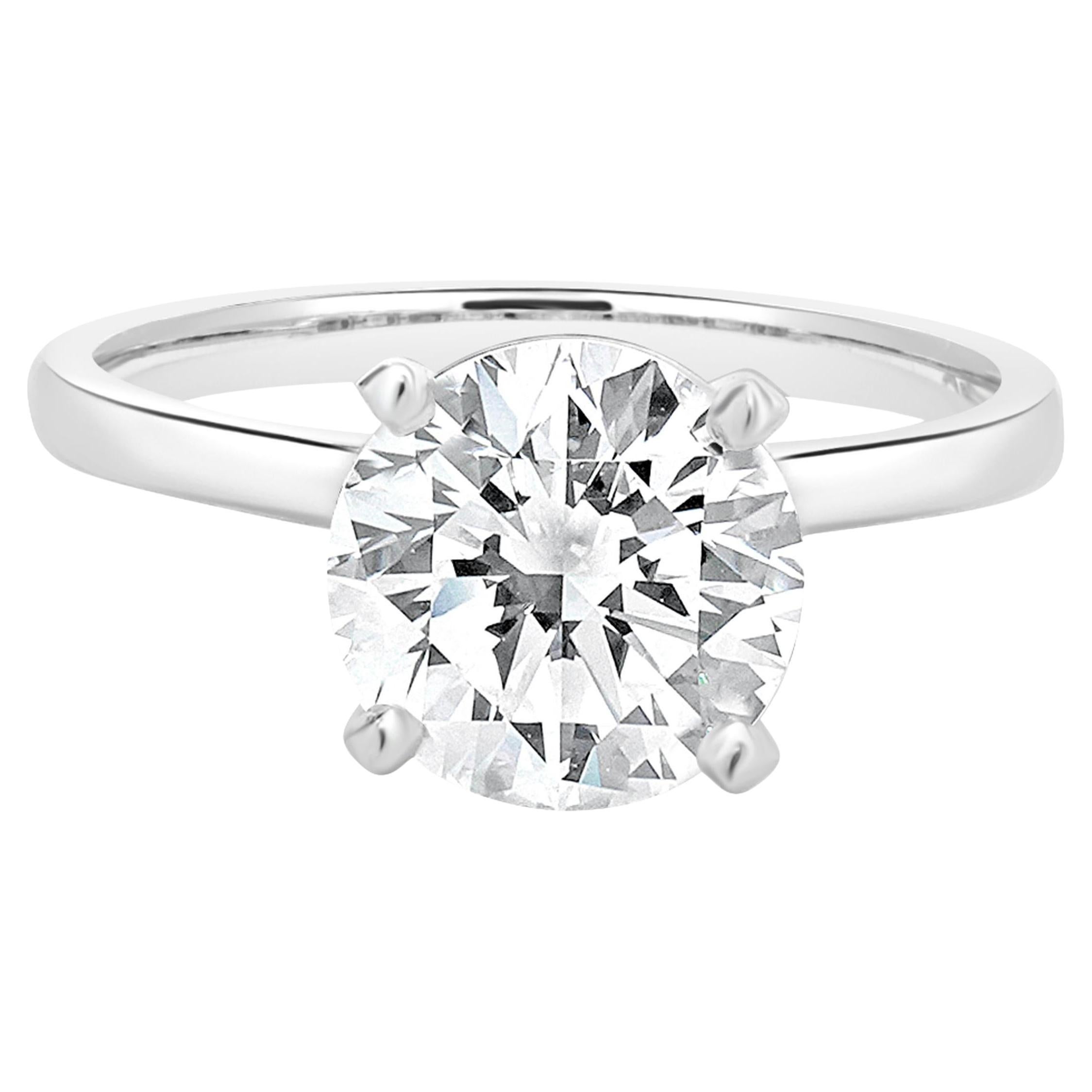 14 Karat White Gold Round Brilliant Cut Diamond Engagement Ring For Sale