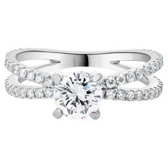 Verlobungsring aus 14 Karat Weißgold mit rundem Diamanten im Brillantschliff