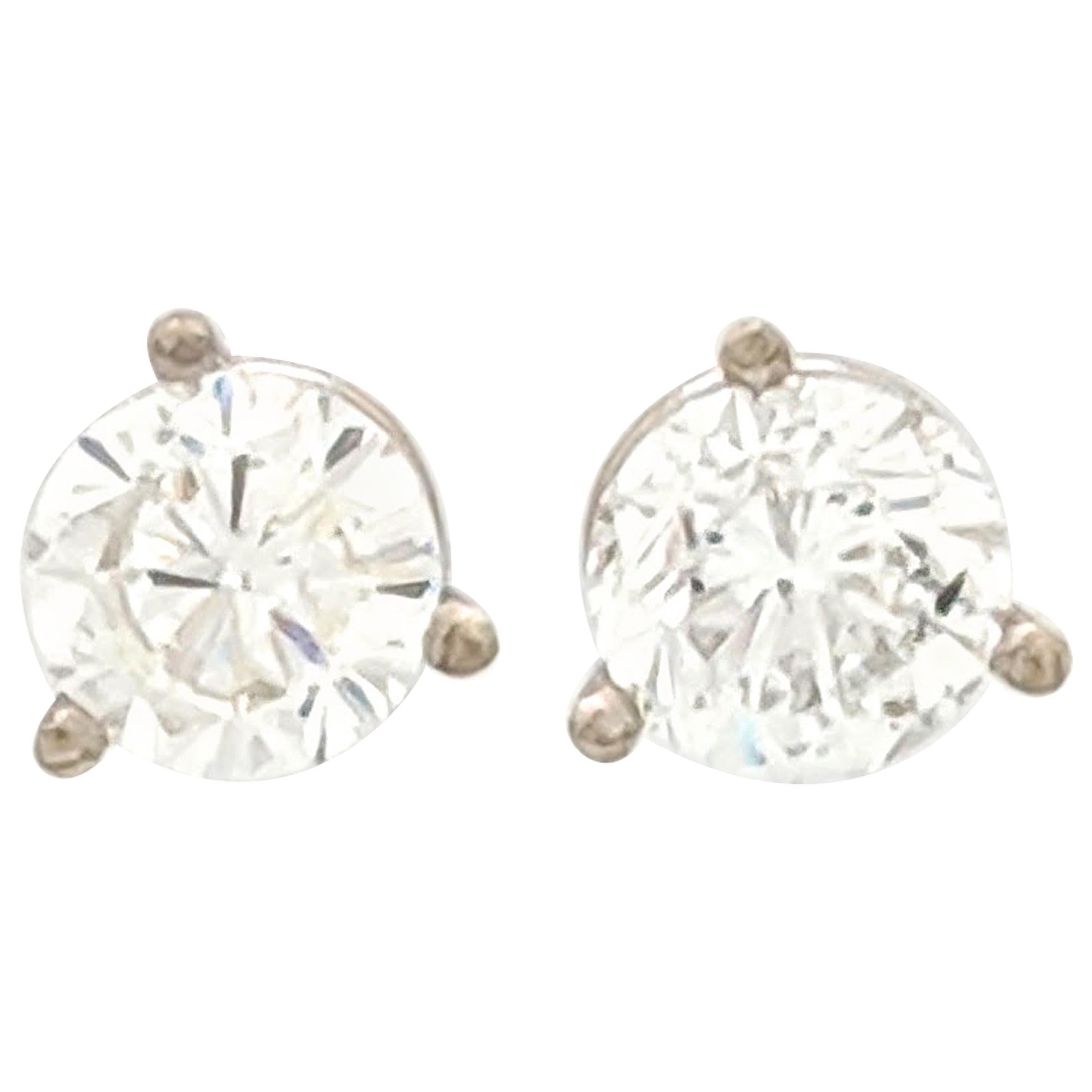 14 Karat White Gold Round Brilliant Cut Diamond Stud Earrings 1.29 Carat SI1/H For Sale