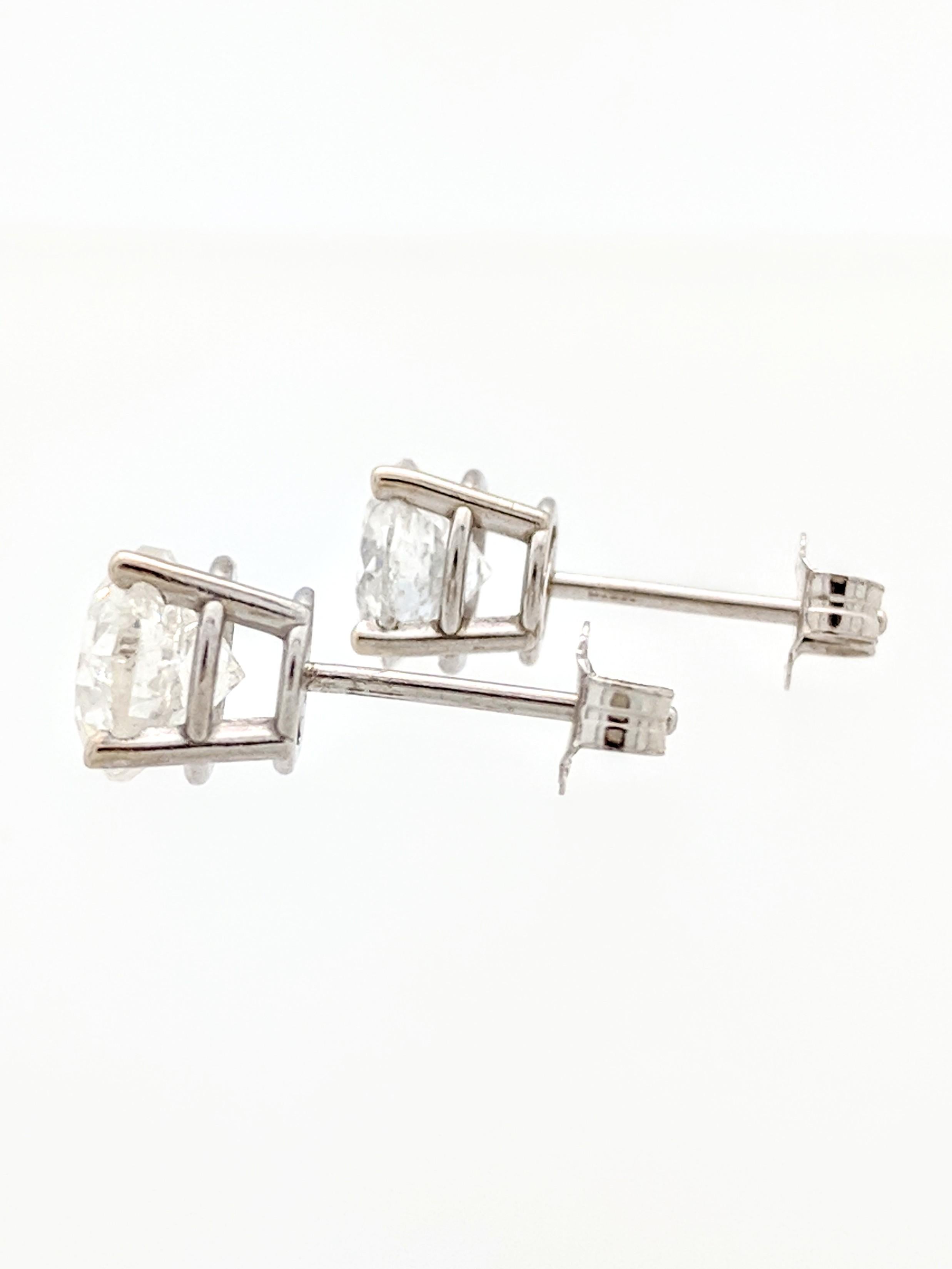 14 Karat White Gold Round Brilliant Cut Diamond Stud Earrings 1.83 Carat I1/H For Sale 1