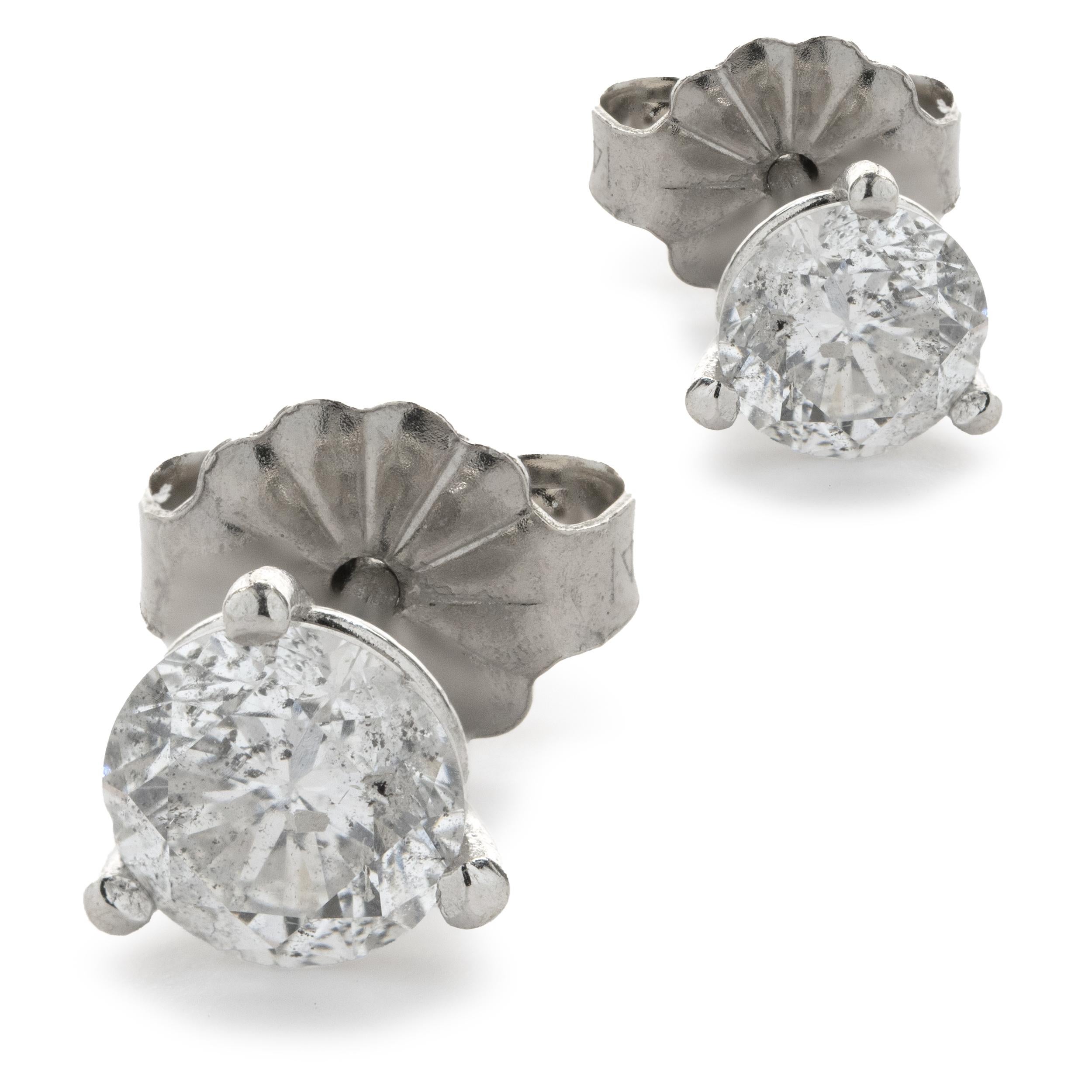 Material: 14k Weißgold
Diamant: 2 runde Diamanten im Brillantschliff = 0,76cttw
Farbe: G 
Klarheit: SI2-I1
Abmessungen: Die Ohrringe haben einen Durchmesser von ca. 5,60 mm
Verschlüsse: Friktionsverschlüsse
Gewicht: 0,85 Gramm
