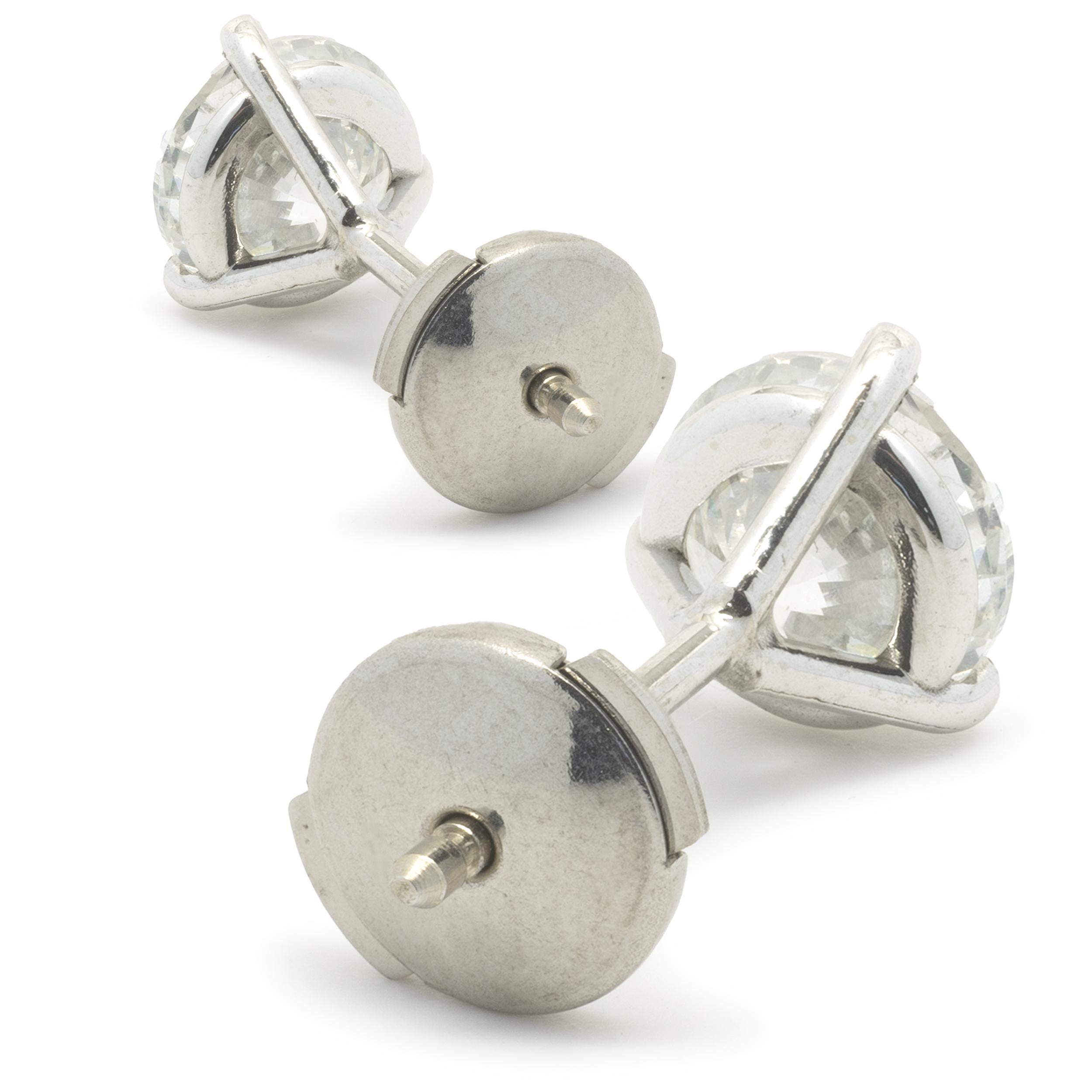 14 Karat Weißgold Ohrstecker mit rundem Diamant im Brillantschliff (Rundschliff)