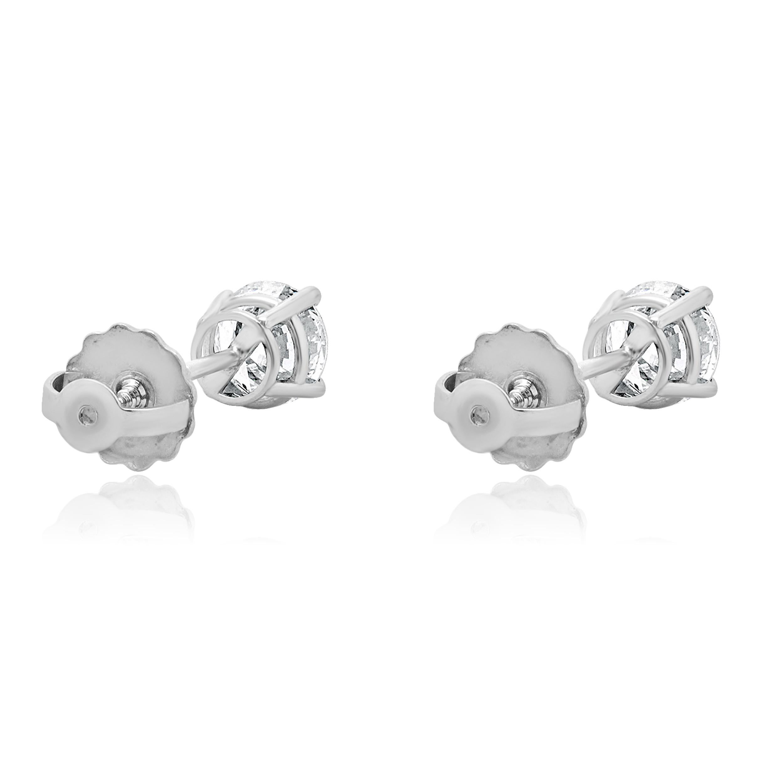 Taille ronde Clous d'oreilles en or blanc 14 carats avec diamants taille brillant rond en vente