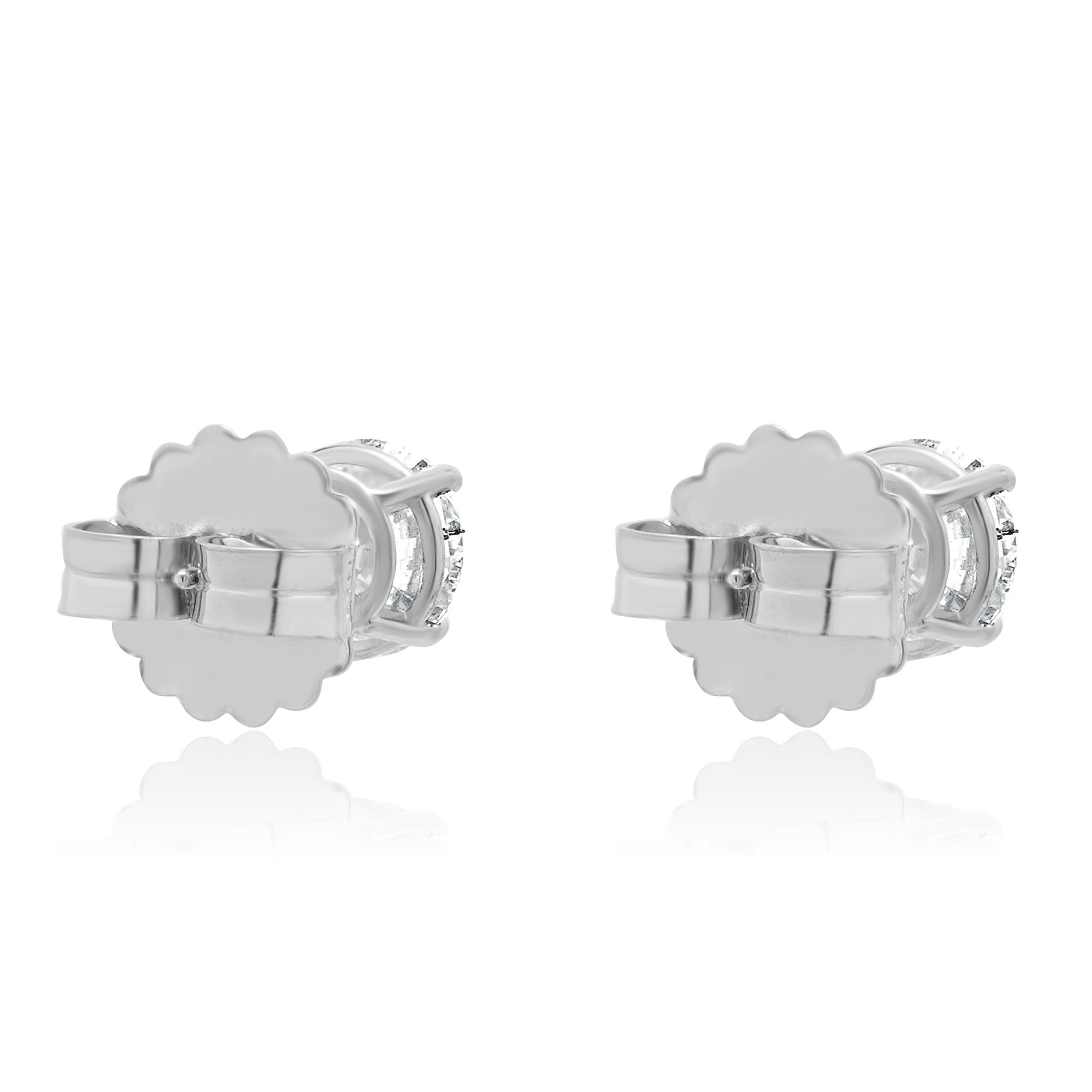 Taille brillant Clous d'oreilles en or blanc 14 carats avec diamants taille brillant rond en vente
