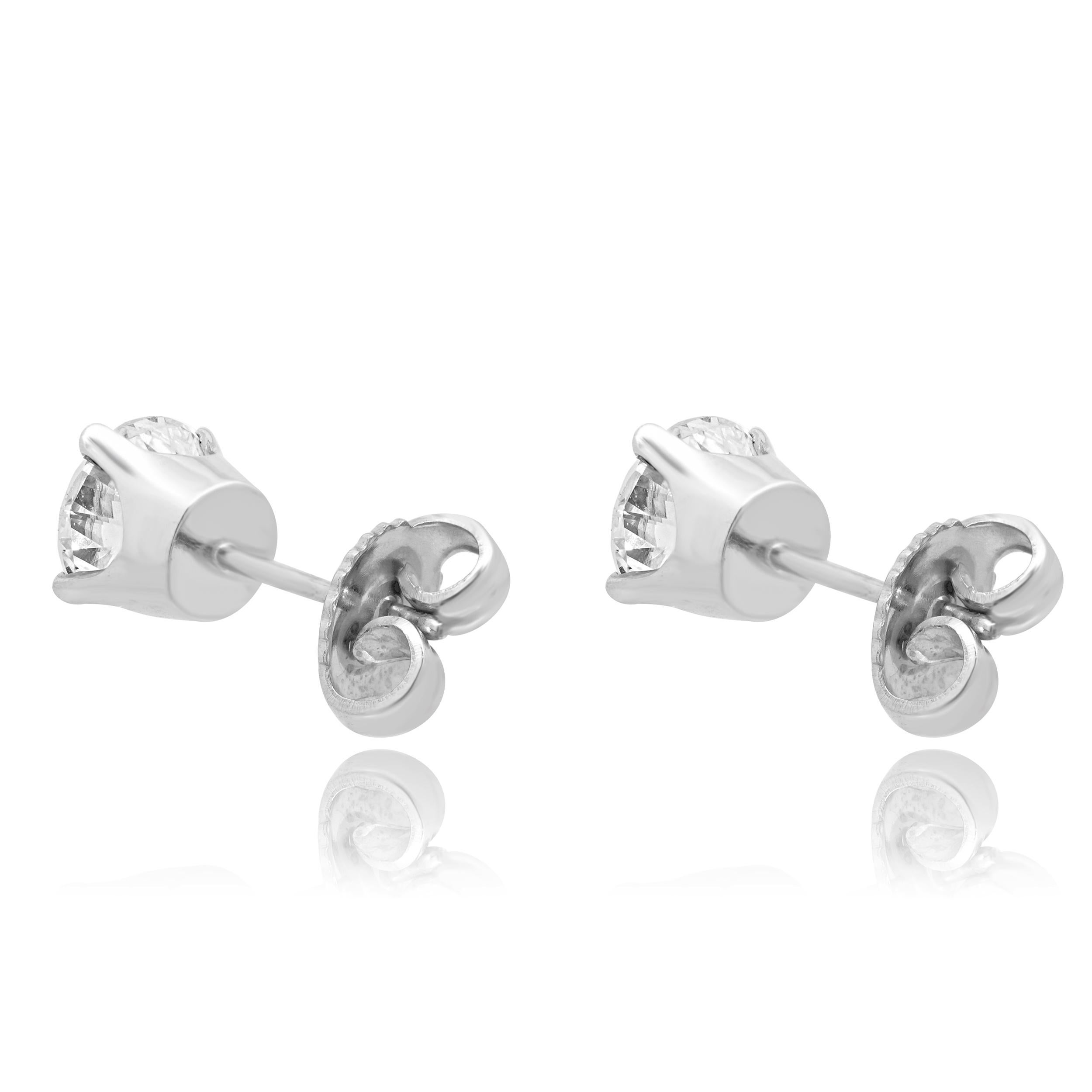 Taille ronde Clous d'oreilles en or blanc 14 carats avec diamants taille brillant rond en vente