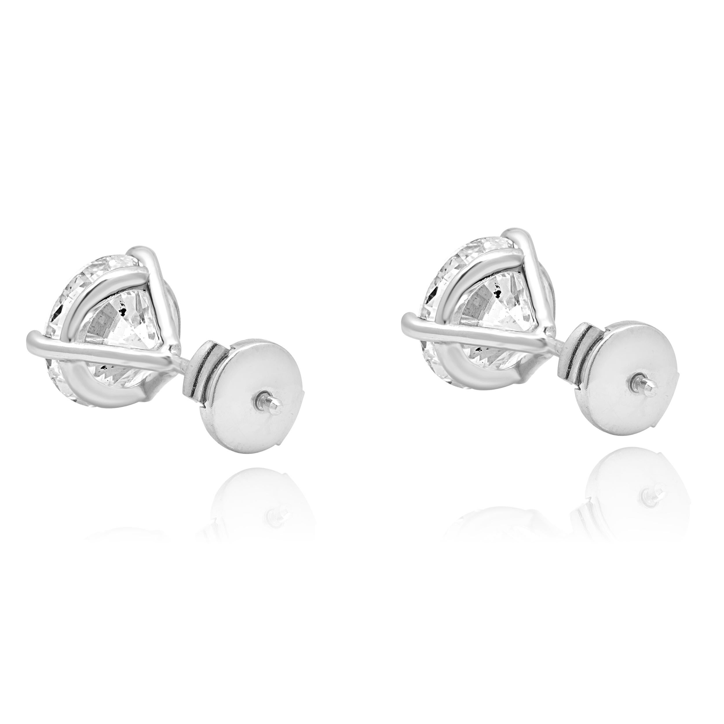 Taille ronde Clous d'oreilles en or blanc 14 carats avec diamants taille brillant rond en vente