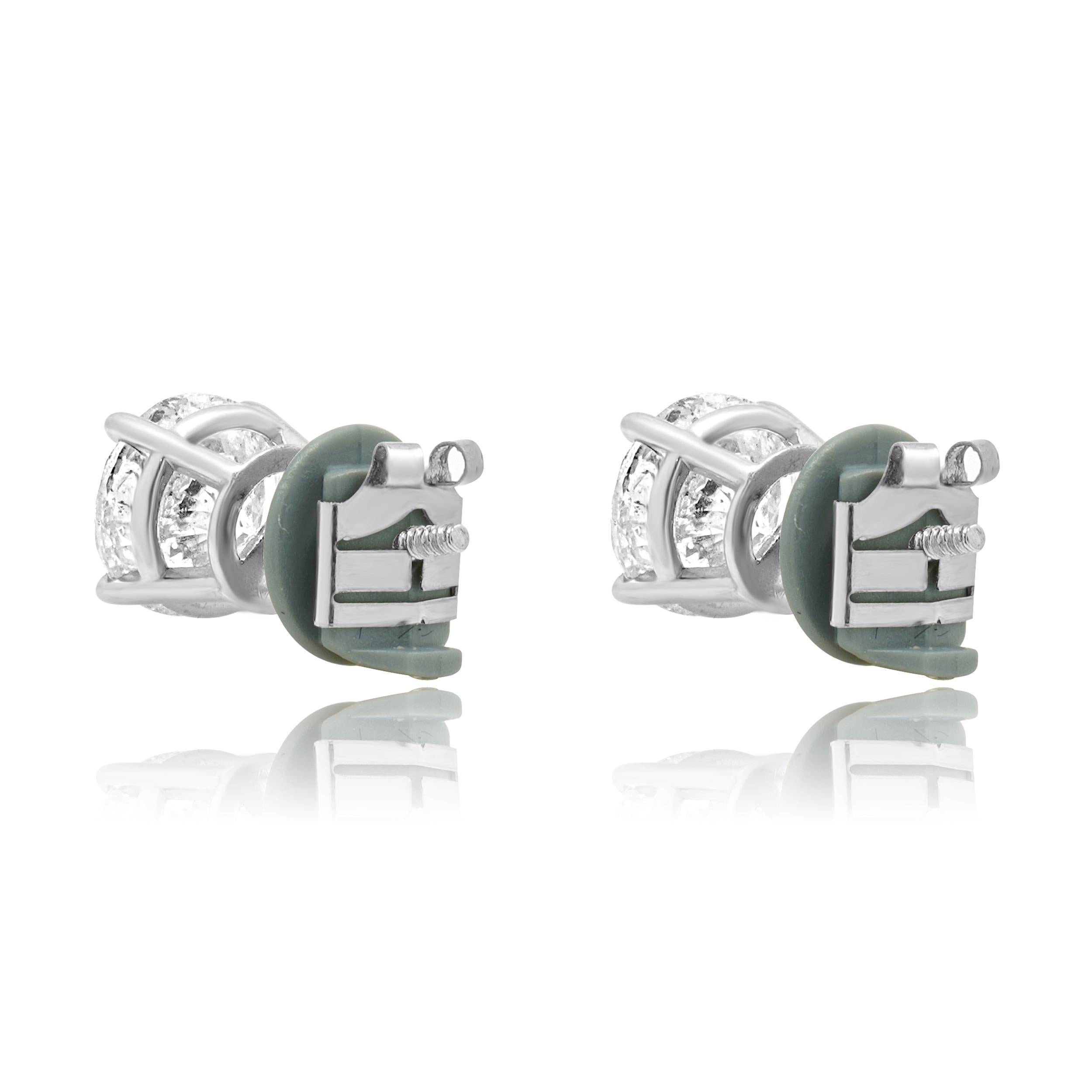 Taille ronde Clous d'oreilles en or blanc 14 carats avec diamants taille brillant rond en vente