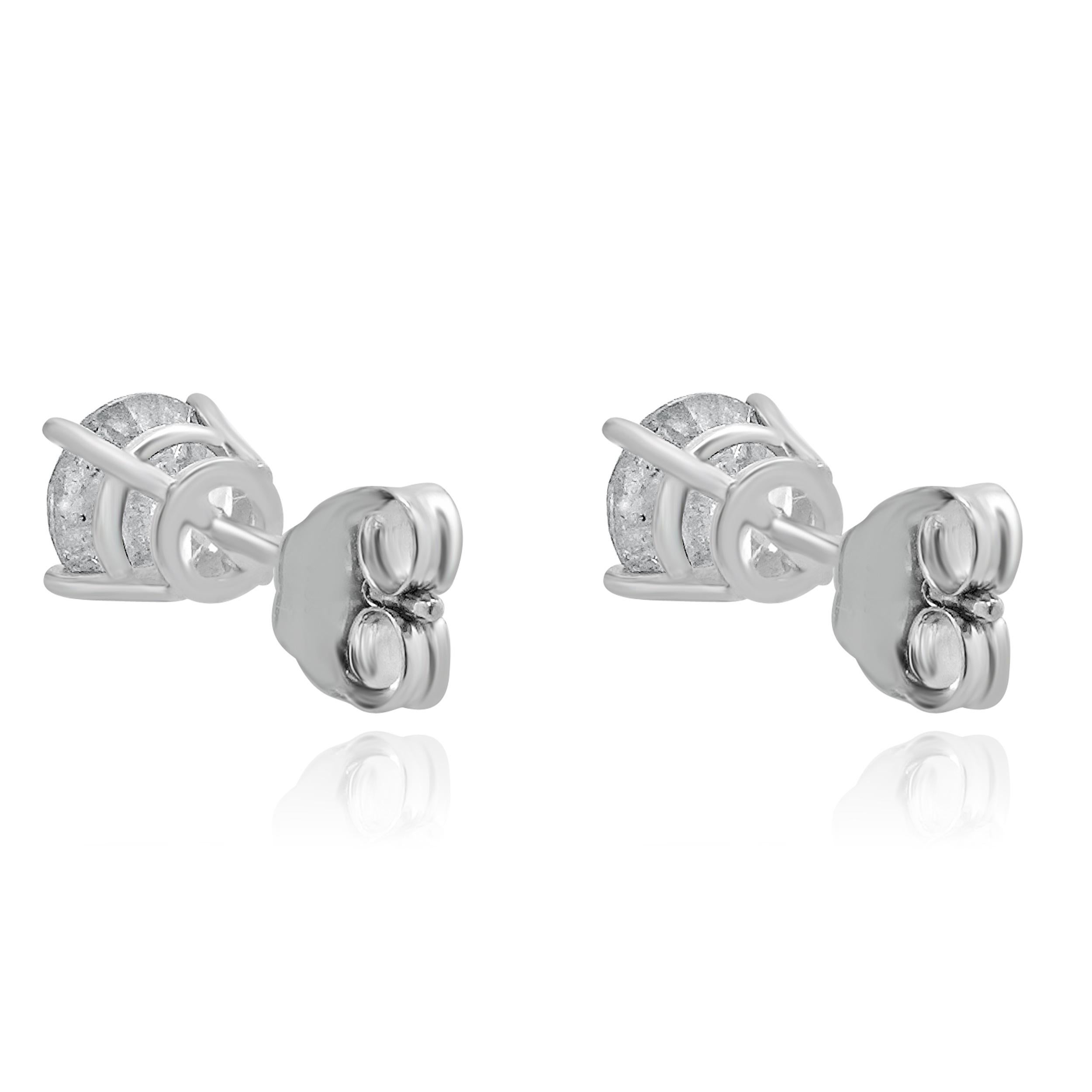 Taille ronde Clous d'oreilles en or blanc 14 carats avec diamants taille brillant rond en vente