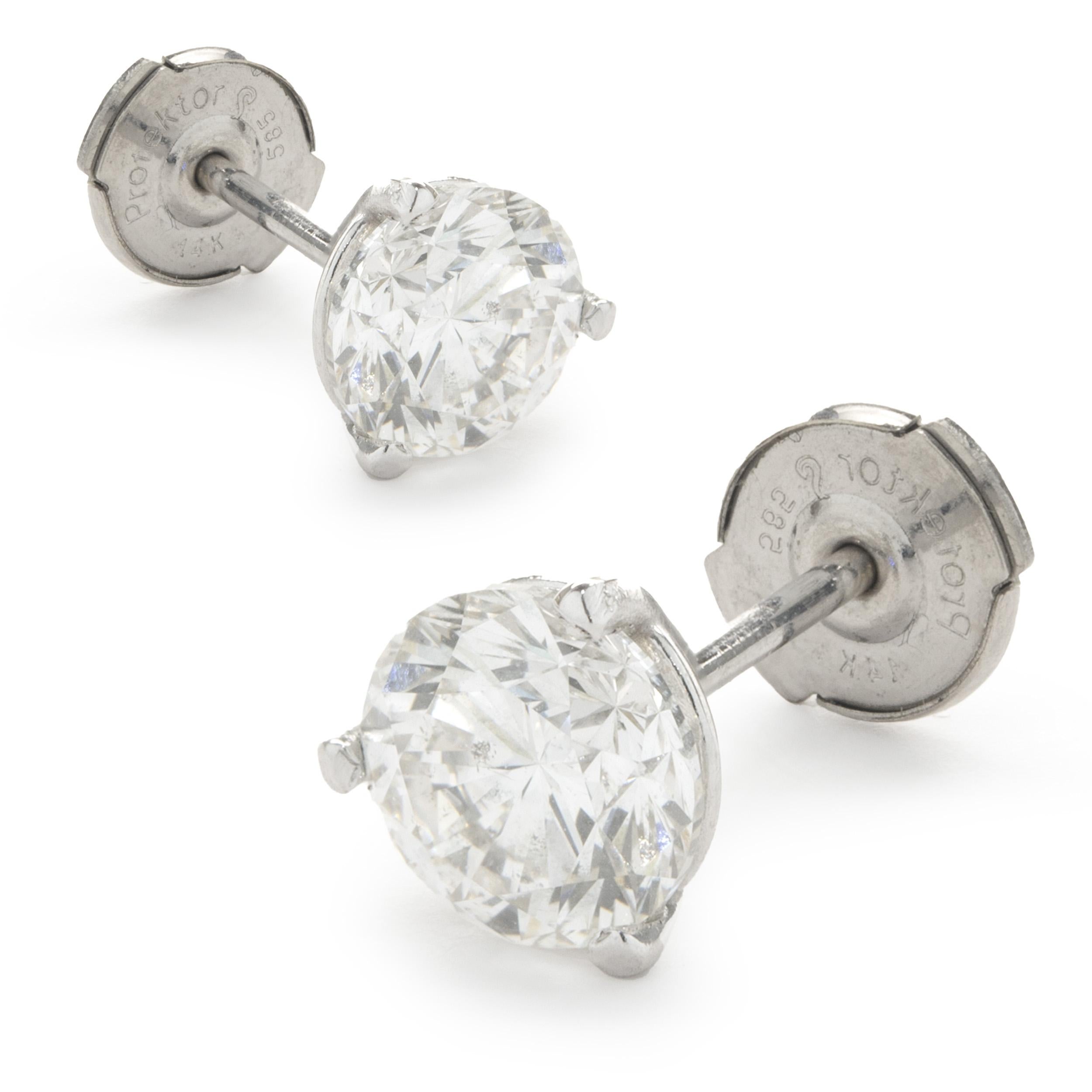 14 Karat White Gold Round Brilliant Cut Diamond Stud Earrings In Excellent Condition For Sale In Scottsdale, AZ