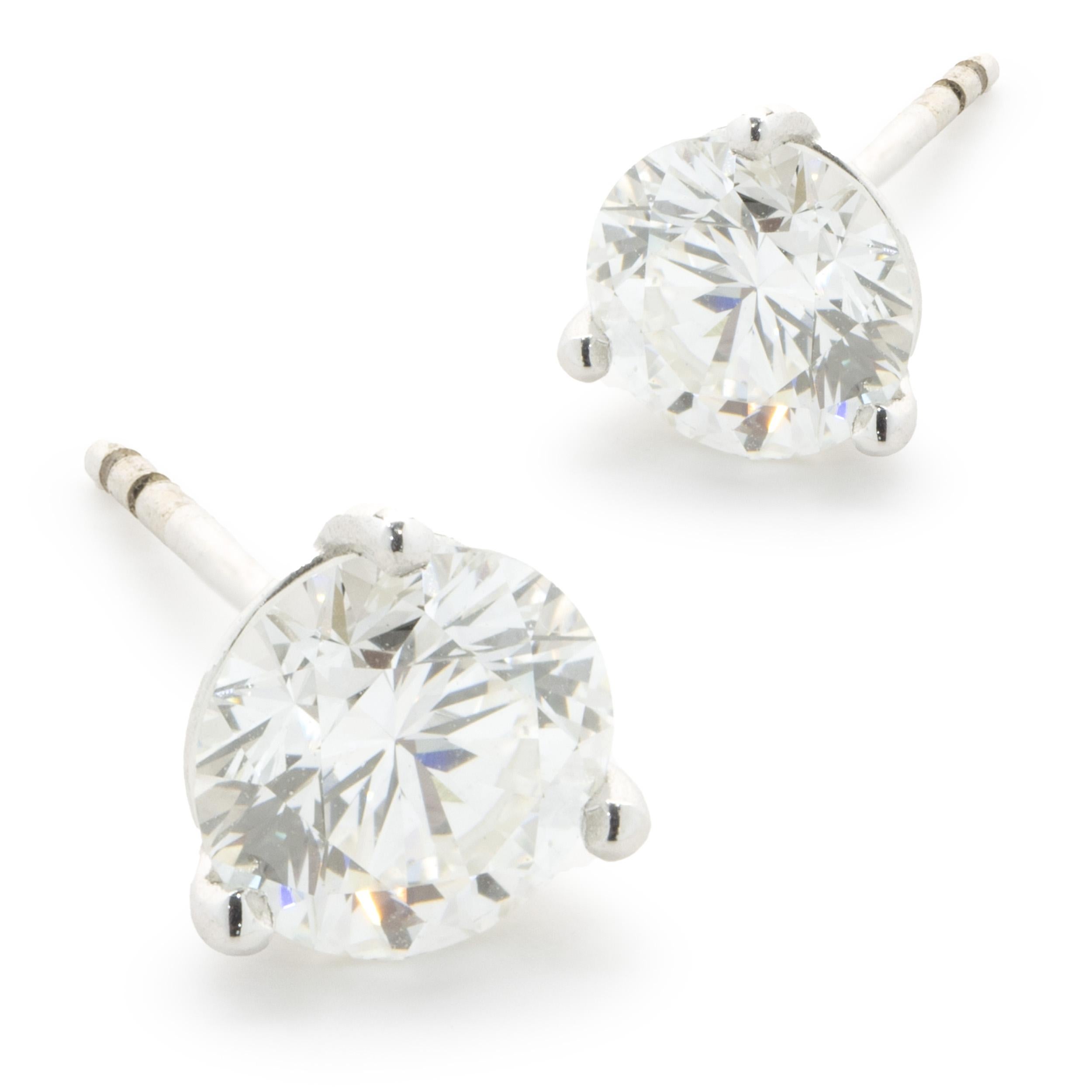 14 Karat White Gold Round Brilliant Cut Diamond Stud Earrings In Excellent Condition For Sale In Scottsdale, AZ