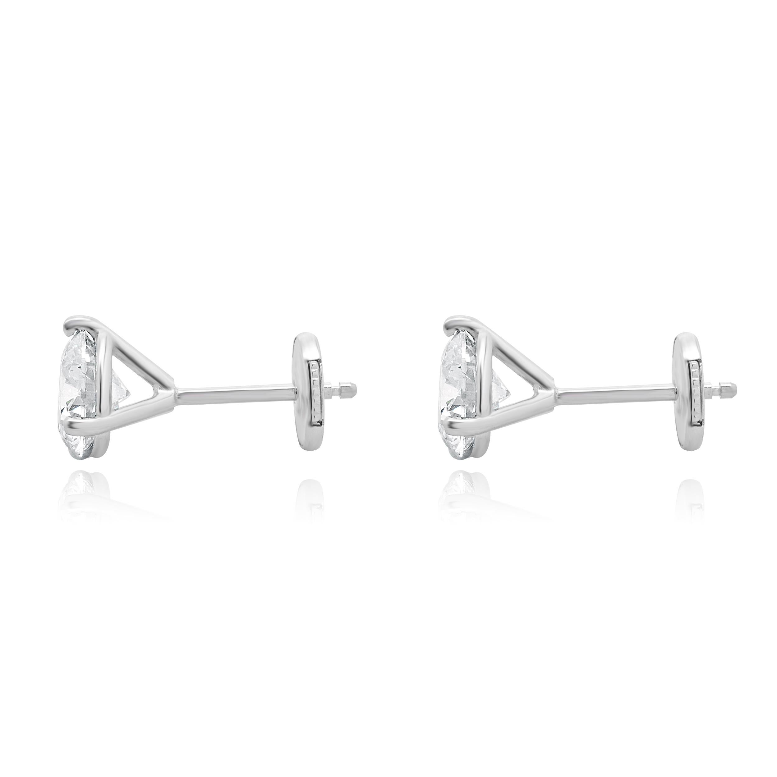 14 Karat White Gold Round Brilliant Cut Diamond Stud Earrings In Excellent Condition For Sale In Scottsdale, AZ