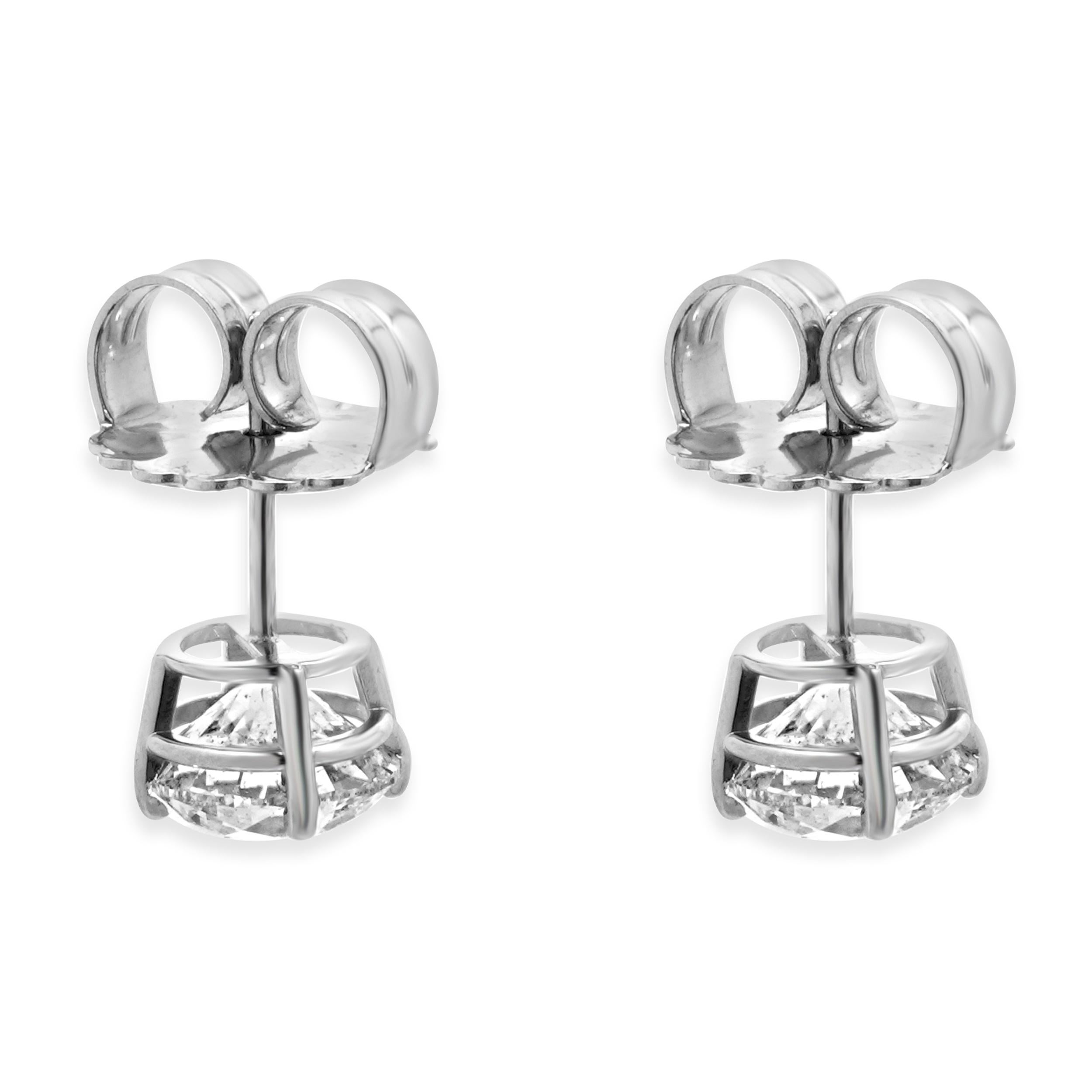 Clous d'oreilles en or blanc 14 carats avec diamants taille brillant rond Excellent état - En vente à Scottsdale, AZ