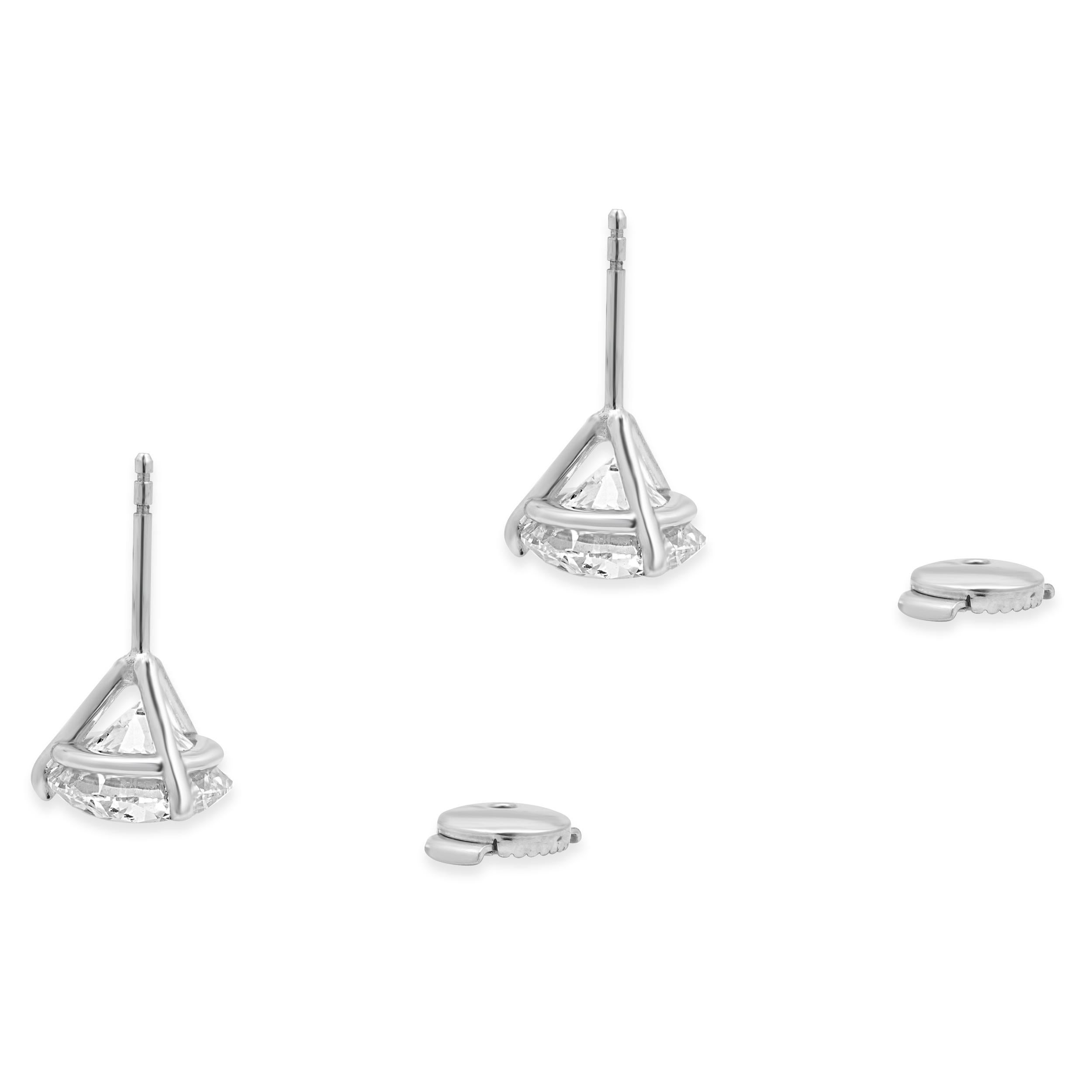 Clous d'oreilles en or blanc 14 carats avec diamants taille brillant rond Excellent état - En vente à Scottsdale, AZ