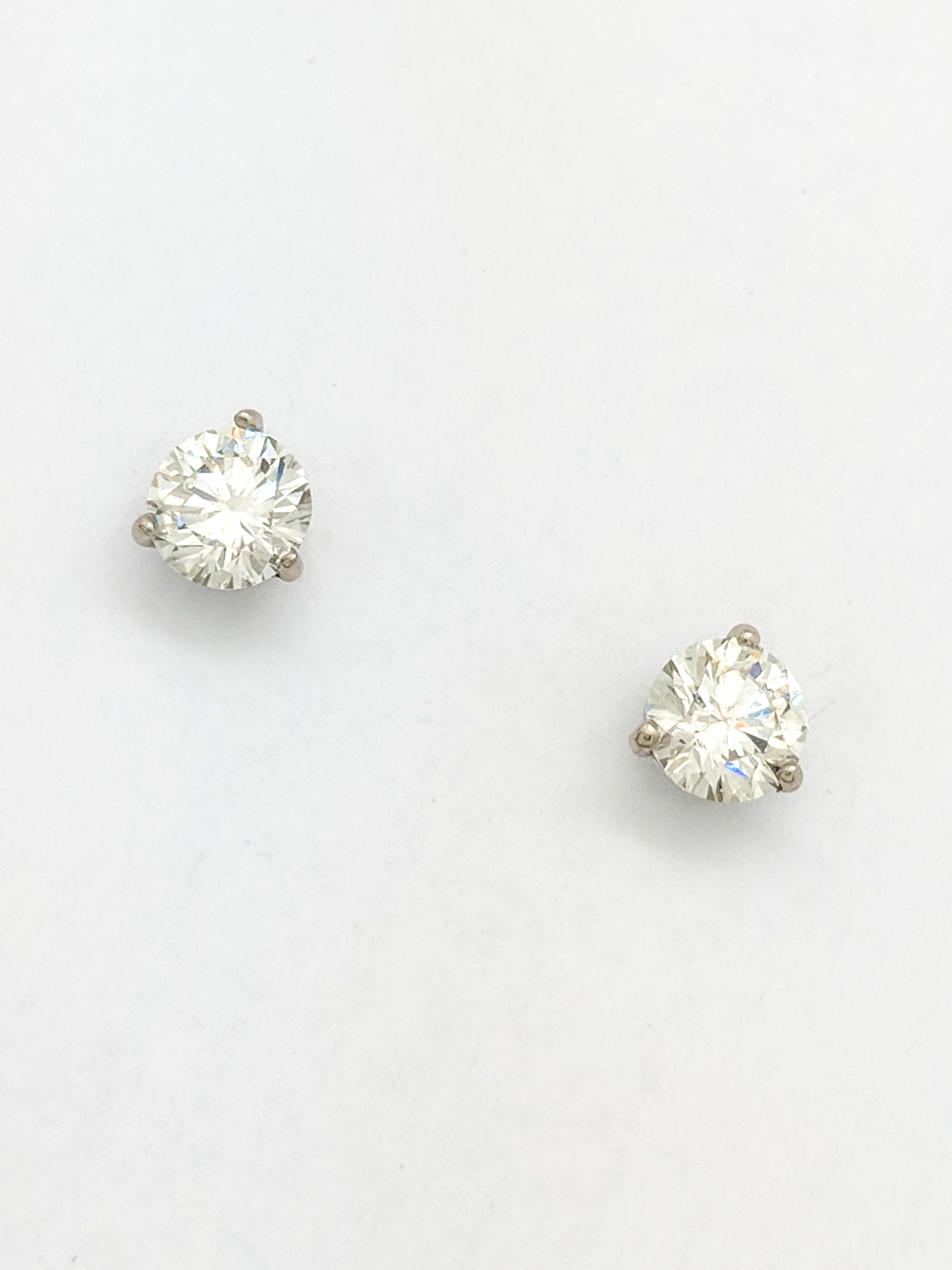 Women's or Men's 14 Karat White Gold Round Brilliant Cut Diamond Stud Earrings