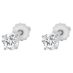 14 Karat Weißgold Ohrstecker mit rundem Diamanten im Brillantschliff