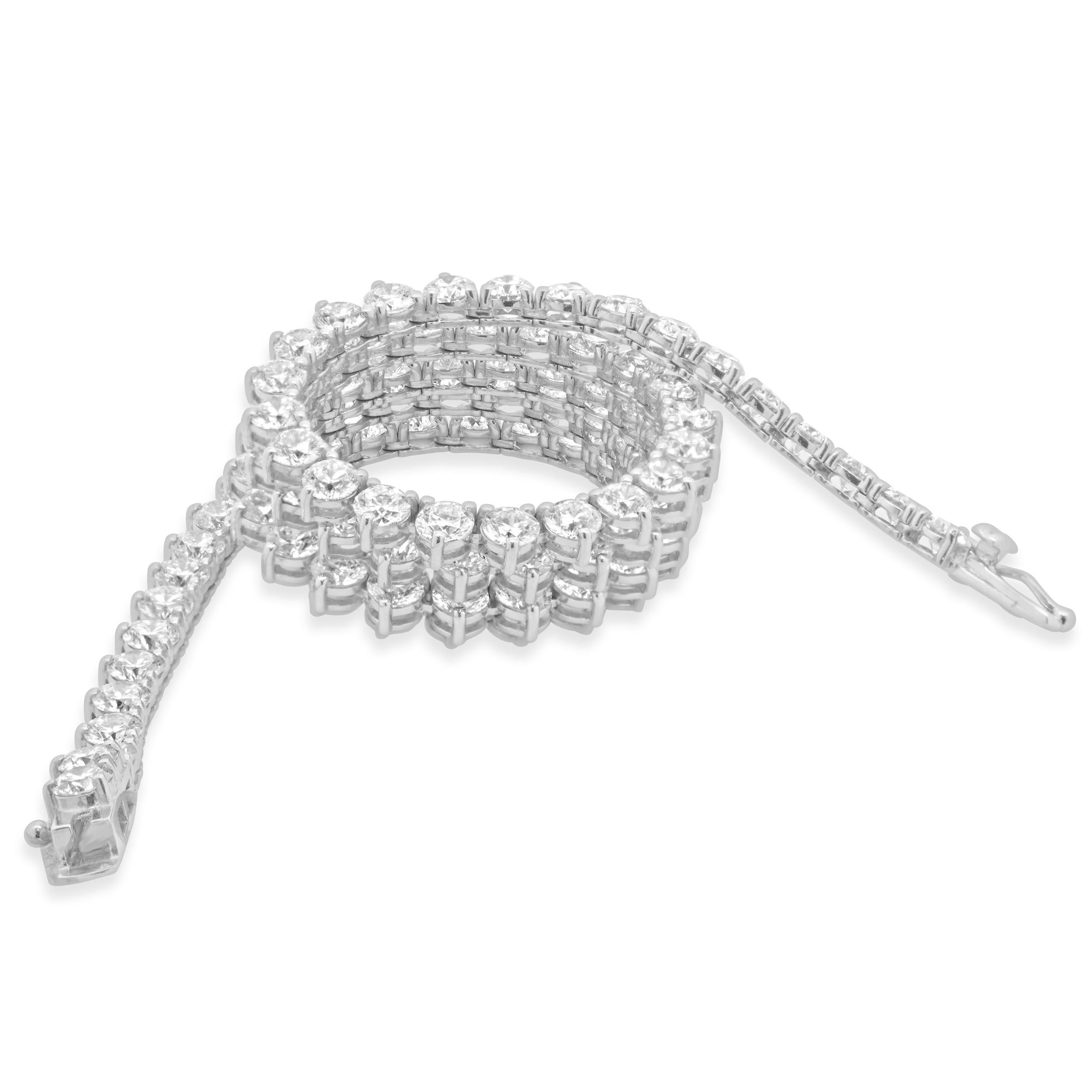 Round Cut 14 Karat White Gold Round Brilliant Cut Diamond Tennis Necklace For Sale
