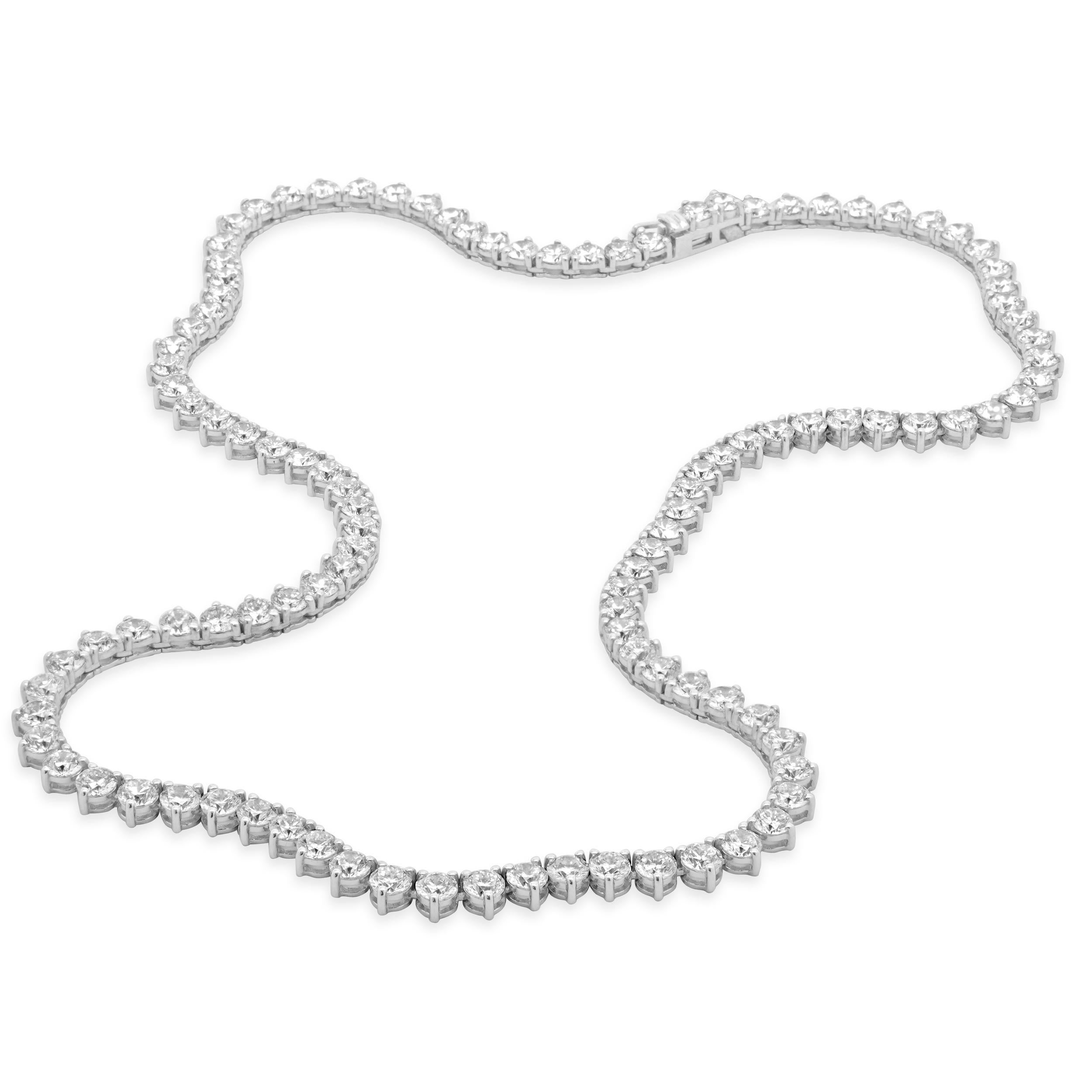 14 Karat White Gold Round Brilliant Cut Diamond Tennis Necklace In Excellent Condition For Sale In Scottsdale, AZ