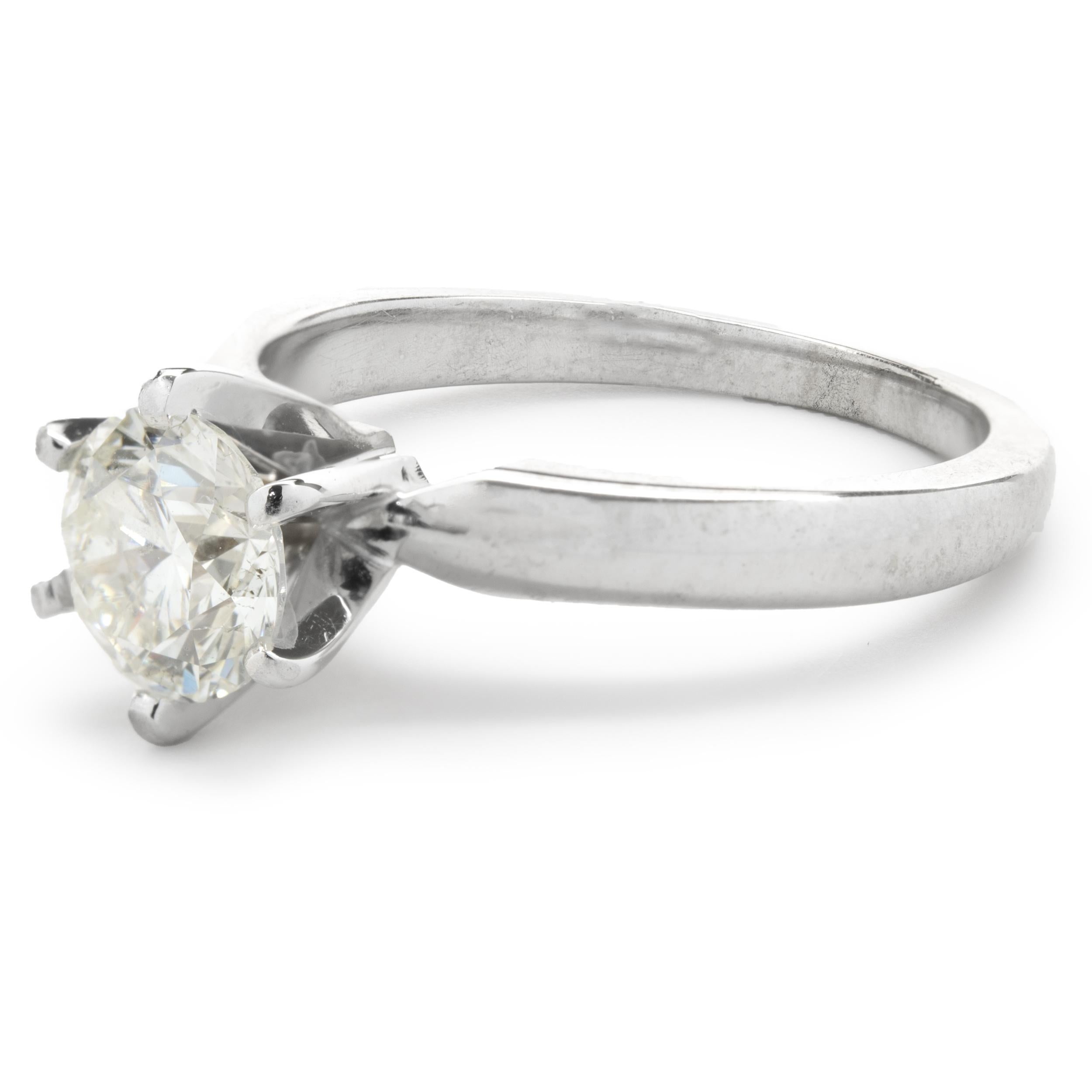 Designer: personalizzato
Materiale: oro bianco 14 carati
Diamante: 1 taglio brillante rotondo = 0,95ct
Colore: J
Chiarezza: SI3
Misura dell'anello: 6,5 (si prega di attendere fino a 2 giorni lavorativi in più per le richieste di misura)
Dimensioni: