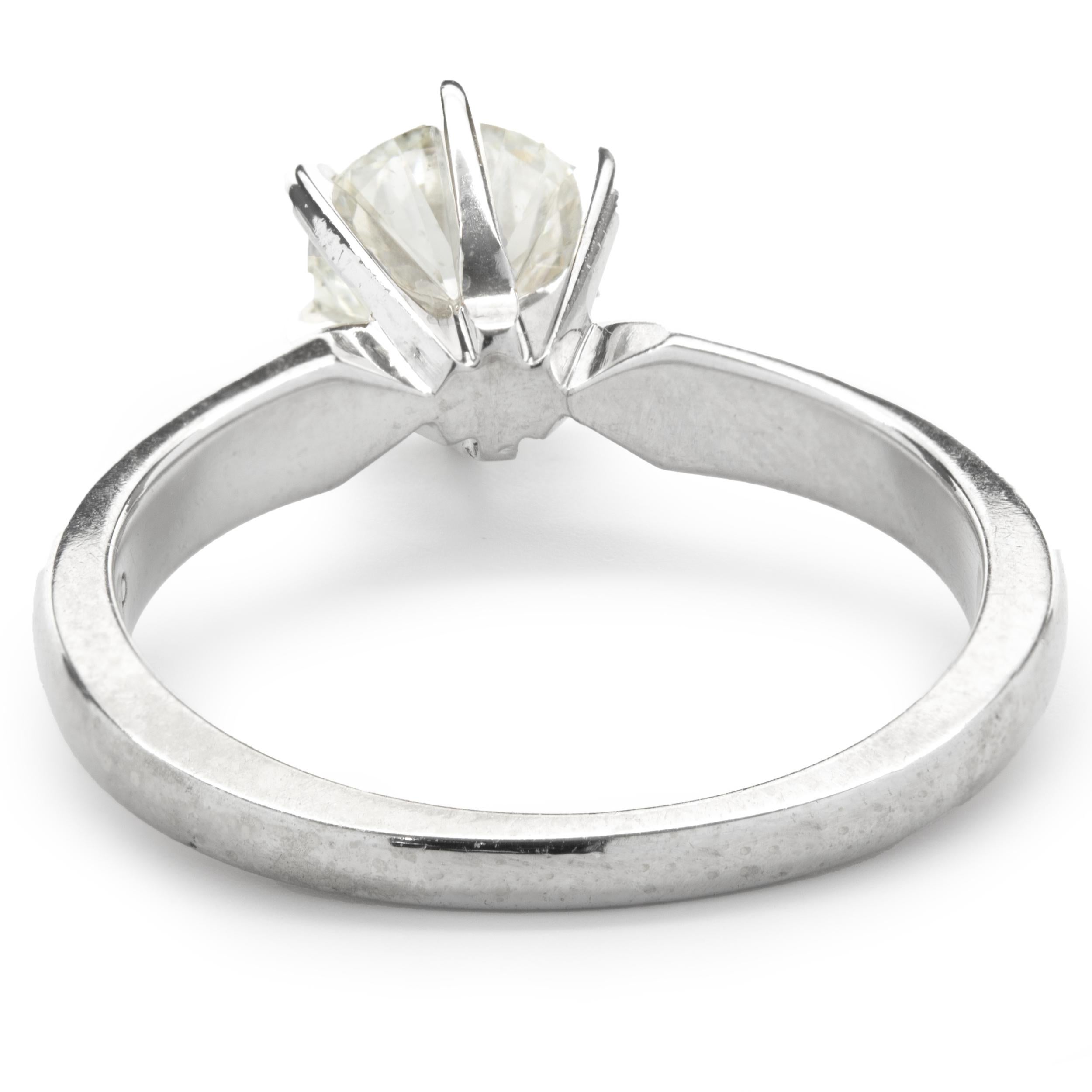 Anello di fidanzamento con diamanti tondi e brillanti in oro bianco 14 carati In condizioni ottime in vendita a Scottsdale, AZ