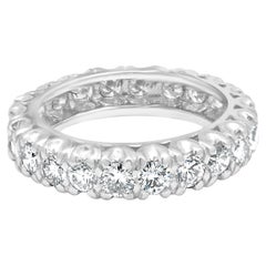 Fascia per l
eternità in oro bianco 14 carati con diamanti tondi e brillanti