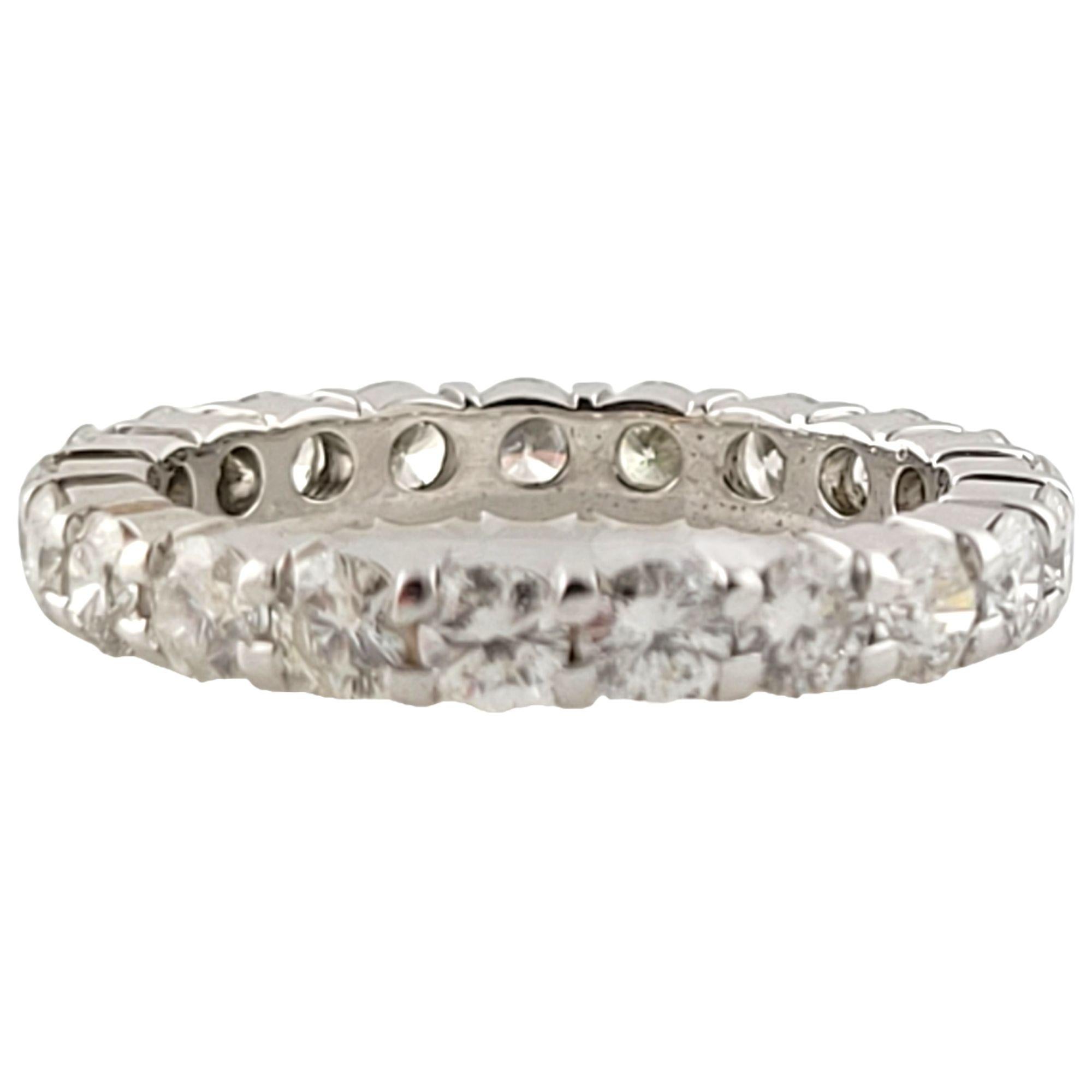 14 Karat White Gold Diamond Eternity Band

21 round brilliant diamonds are set in 14K white gold to create this lovely eternity band.

Diamond Clarity: I1
Diamond Color: H-I
Diamond carat weight: approx. 1.70cts total weight

Size 6.25

Stamped 14K
