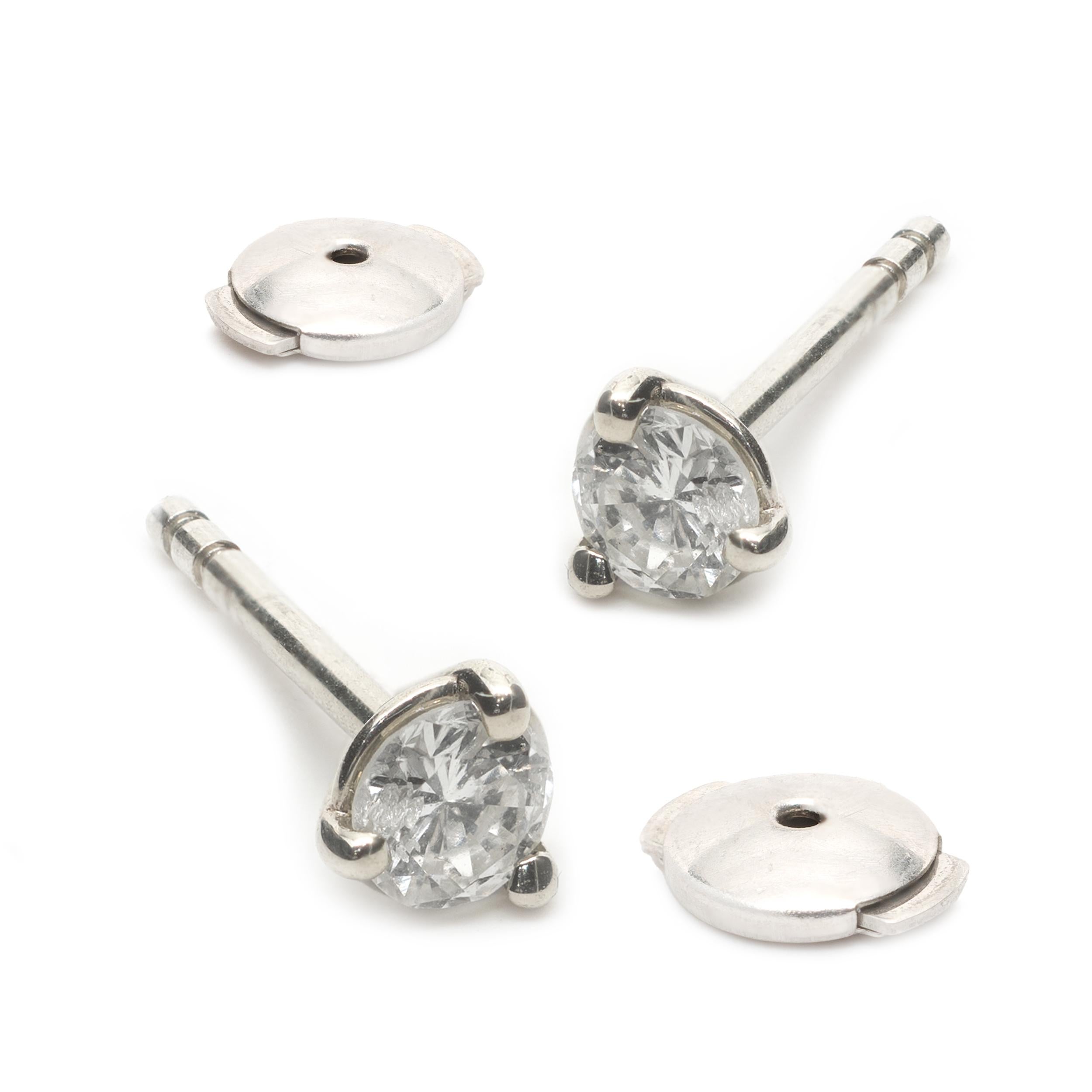 Taglio rotondo Orecchini con diamanti tondi e brillanti in oro bianco 14 carati in vendita
